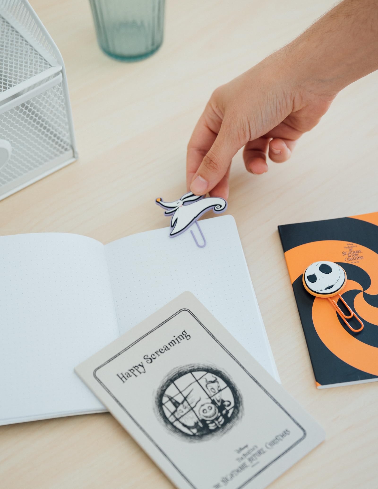 Grupo Erik - Set de Papeterie Disney, L'Étrange Noël de Mr Jack | Inclut : 1 Stylo, 5 Blocs de Notes Adhésives, 4 Surligneurs, 2 Trombones, 3 Carnets A6| Fournitures Scolaires Kawaii, Papeterie Kawaii