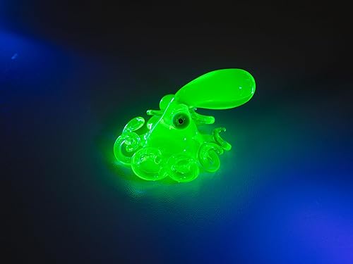 Miniatura 5 de Green Uranium Glass Octopus Figurine Glowing Green Murano sea Creature Sculpture UV Reactive mini Octopus Handmade Glass Animal