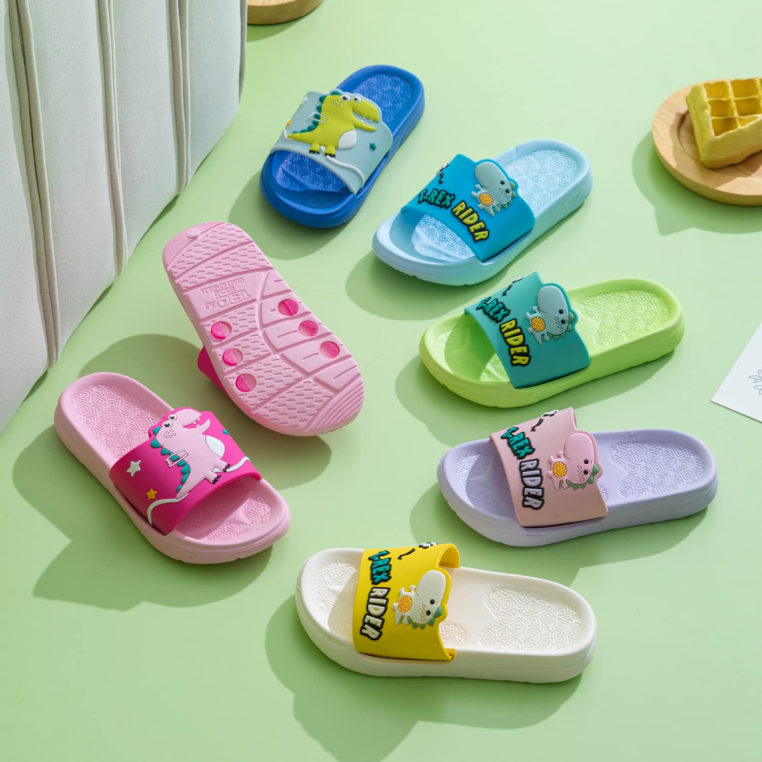 JOMIX Chanclas Niño Piscina Chanclas Niña Unisexo Niños Sandalias Verano Comodas Playa Mar Baño Ducha Suaves Chanclas Dinosaurios Suela Gruesa