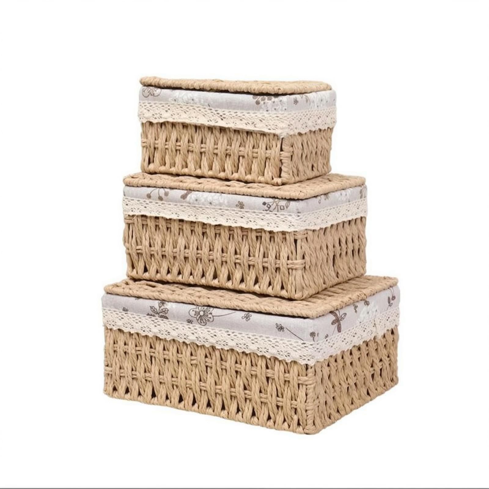 Cestas de mimbre elaboradas con esmero. Cesta pequeña con tapa