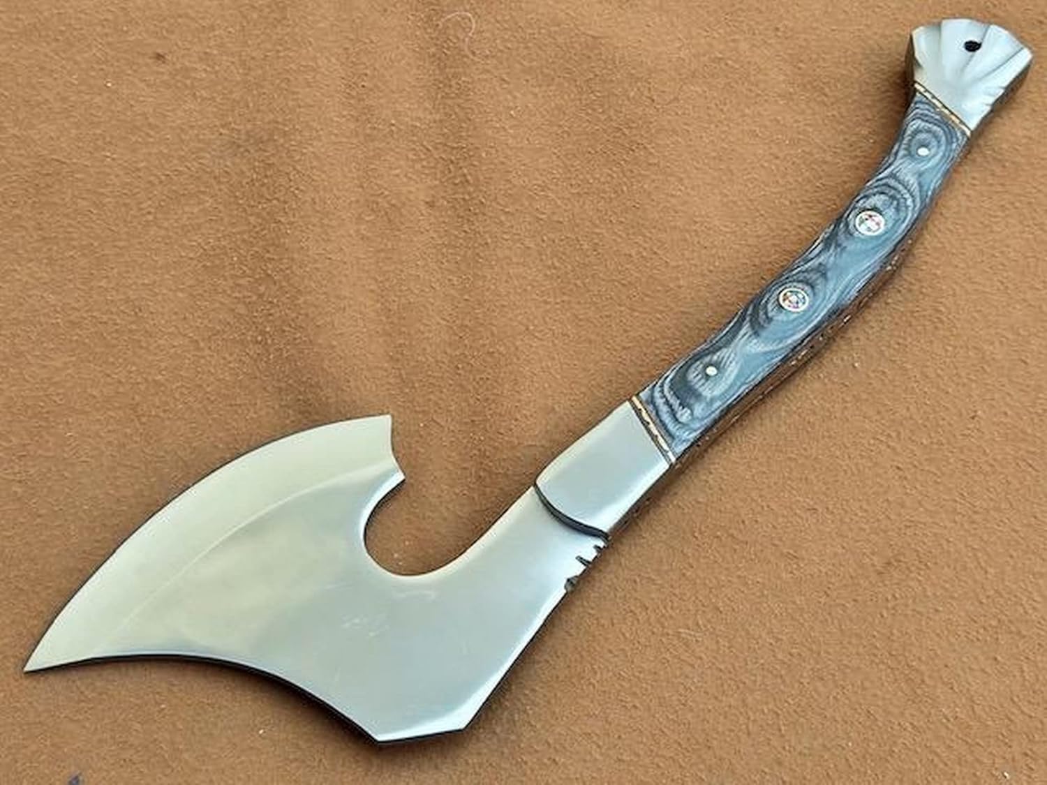Custom Hand Craft Tactical Tomahawk Axe Sharp Edge Viking Bearded Camping Handmade Axe D2 Steel Hunting Axe