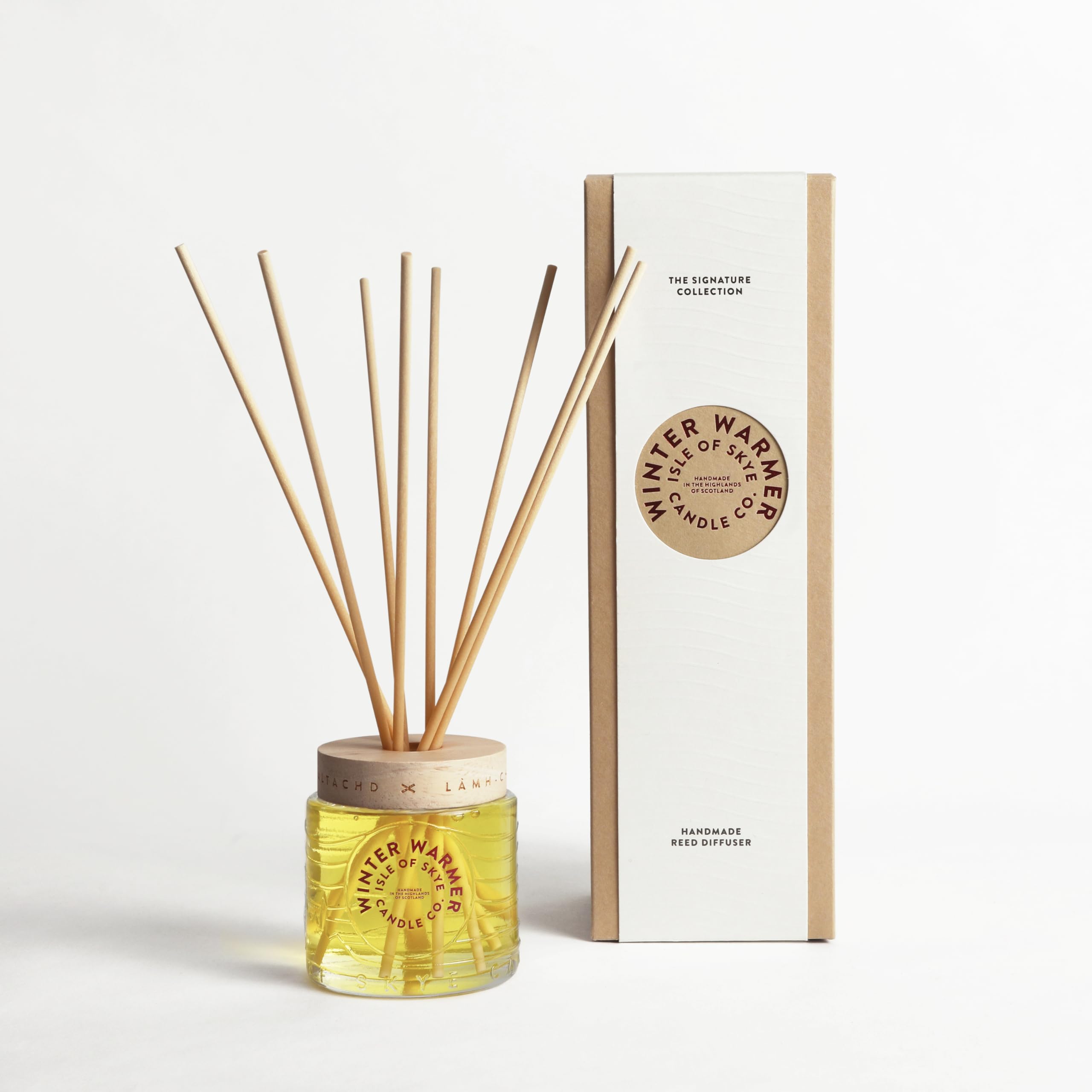 Isle of Skye Candle Company Winter Warmer Reed Diffuser | Premium Fragrance | Hand-poured in Scotland | Effortless home fragrance | 10 Weeks Diffuse Time | Plant-based, sustainable augeo