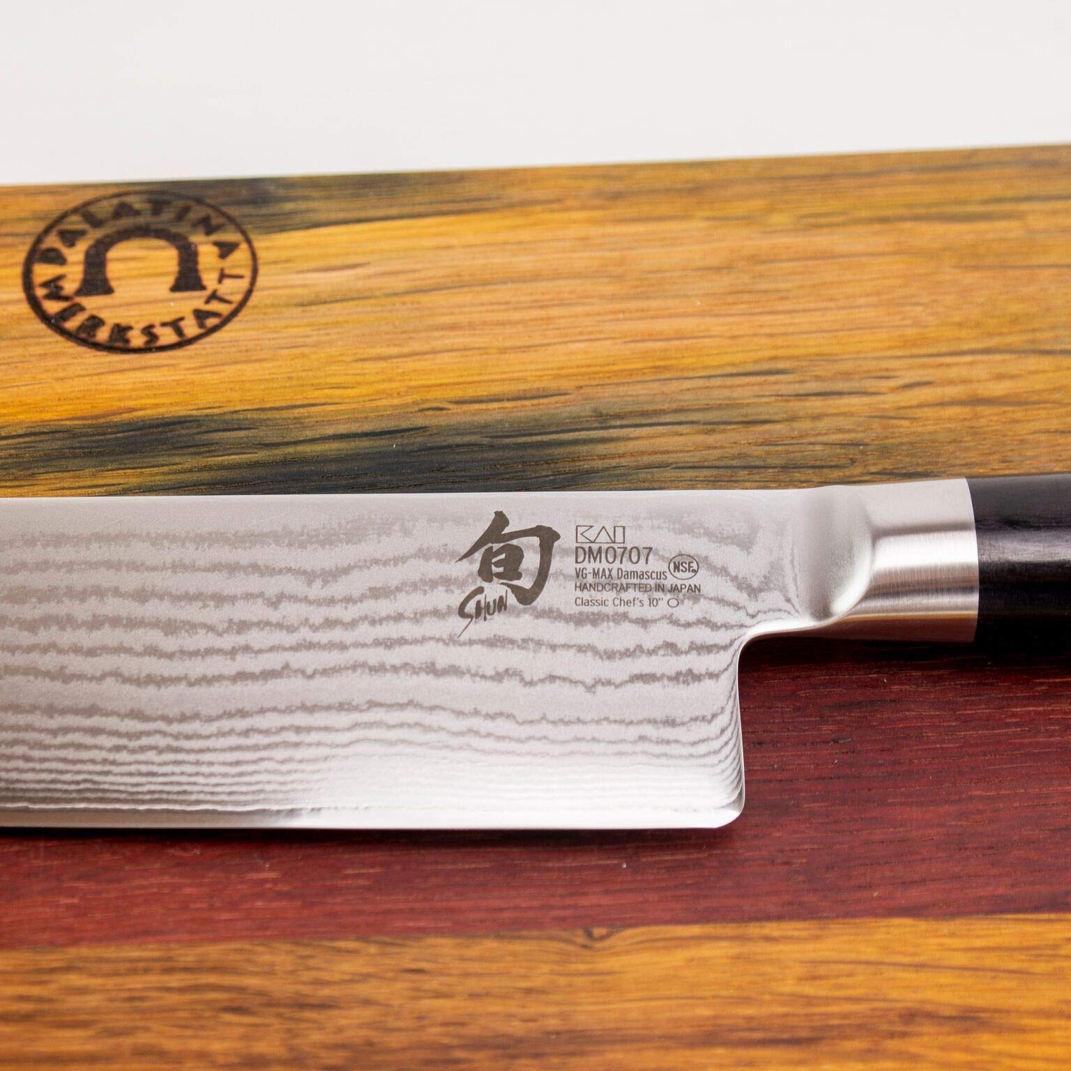 KAI Shun Classic zestaw noży kuchennych, bardzo ostry nóż ze stali damasceńskiej DM-0707, ostrze 25,5 ze stali damasceńskiej, duża deska do krojenia z drewna beczkowego (dąb), 34 x 21 cm, VK: 260,- €