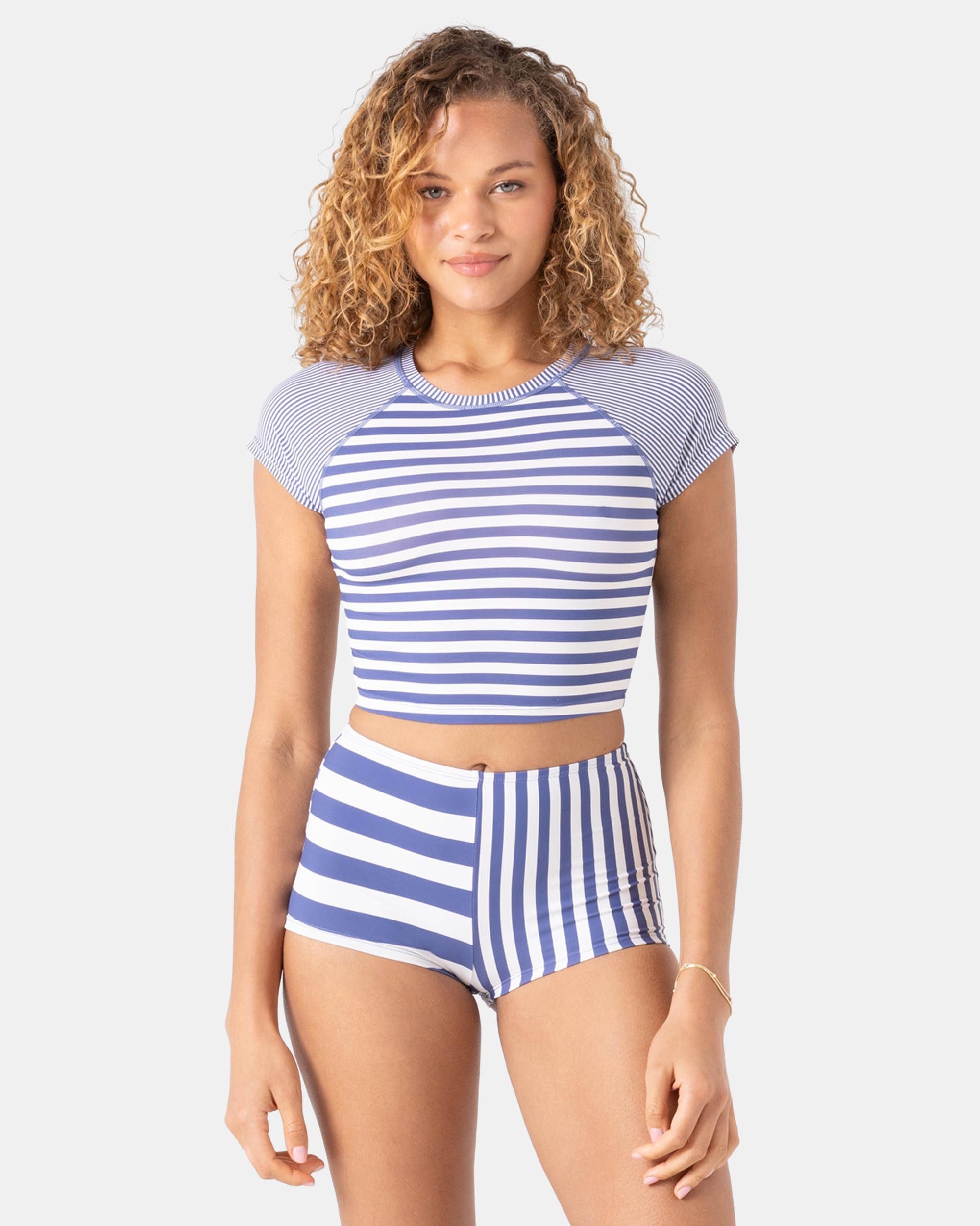 Roxy Damen Rashguard – UPF 50+, Surf, Hiking, Beach Volley, Workout, Yoga, Quick-Dry Swim Shirt Rash-Guard-Shirt (1er Pack)