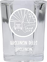 Vista 1 de Wisconsin Dells Wisconsin souvenir grabado con láser 2 onzas base cuadrada licor Shot Glass Camp Life Design