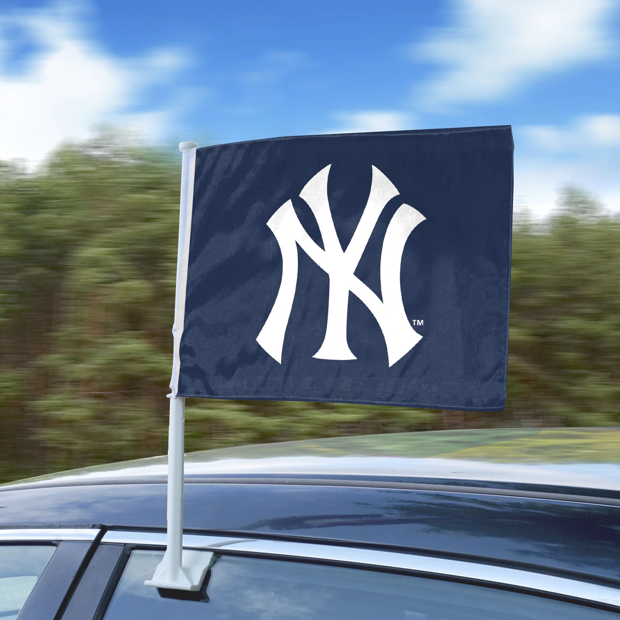 FANMATS MLB - New York Yankees Car Flag Large 1pc 11