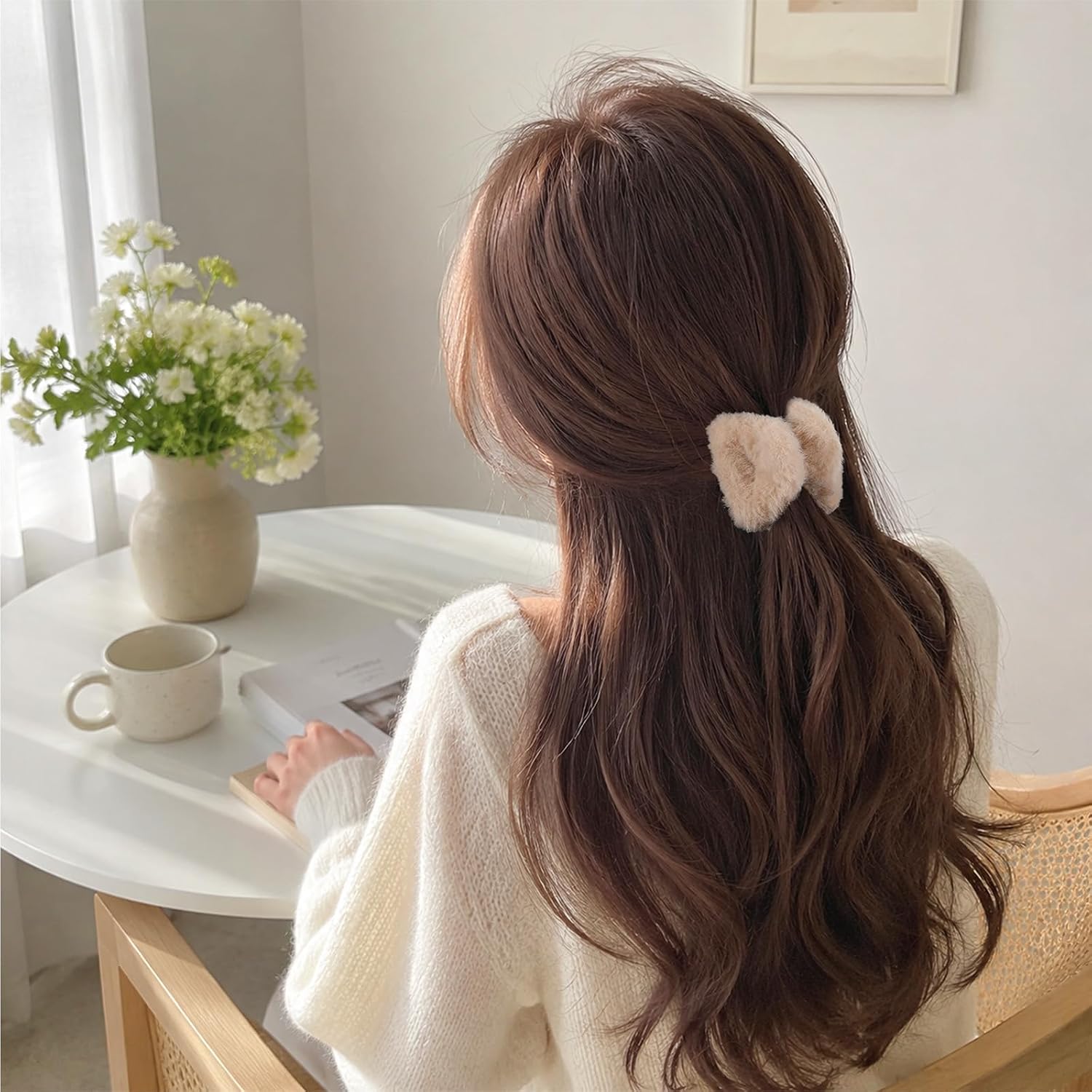 4 PCS Cute Plush Cat Ear Hair Clips, Black Brown Cat Ears Shape Plush Hair Clips, Fuzzy Triangle Claw Clip Soft Non Slip Claw Clip Accessories for Women and Girls