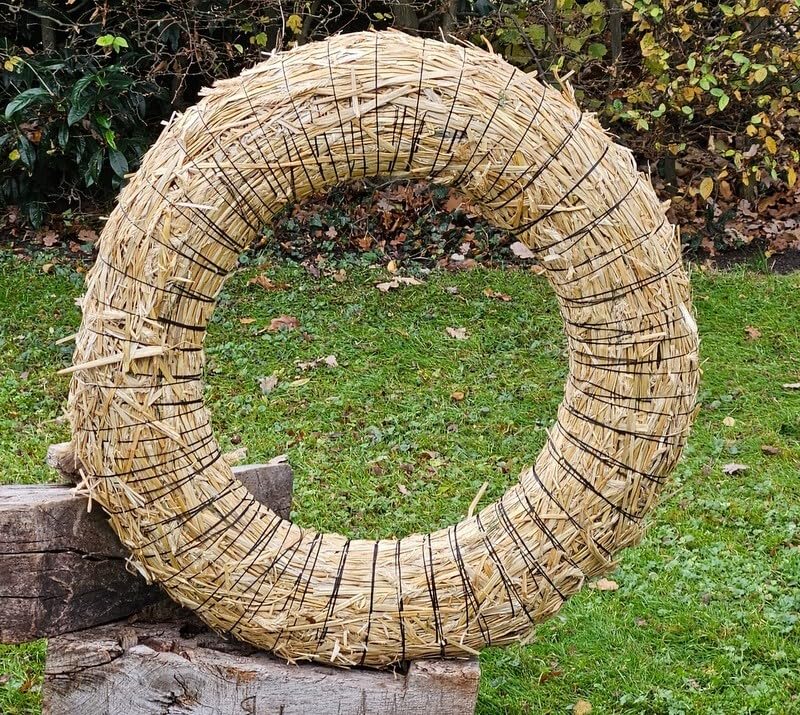 Strohkranz Ø 80 cm – Strohring/Rohling Kranz Natur, Stabiler Kranz aus Naturmaterial, ideal zum Verarbeiten, Umwickeln und Schmücken