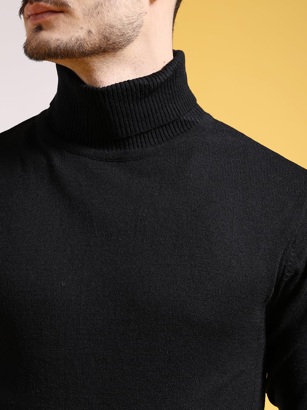 The Indian Garage Co Suéter de cuello alto sólido de ajuste regular para hombre