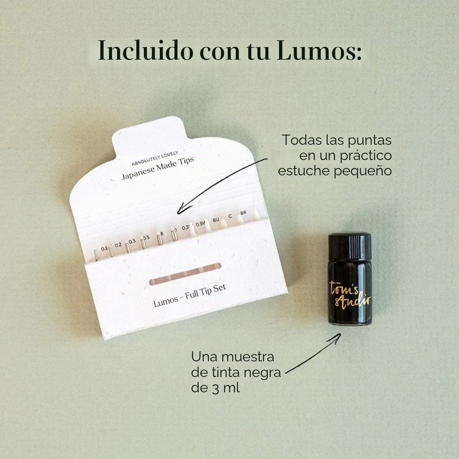 Tom's Studio Lumos Mini (Sage) - Bolígrafo de punta fina versátil y recargable en un paquete amigable con el bolsillo, viene con 11 puntas y muestra de tinta negra profunda de 3 ml