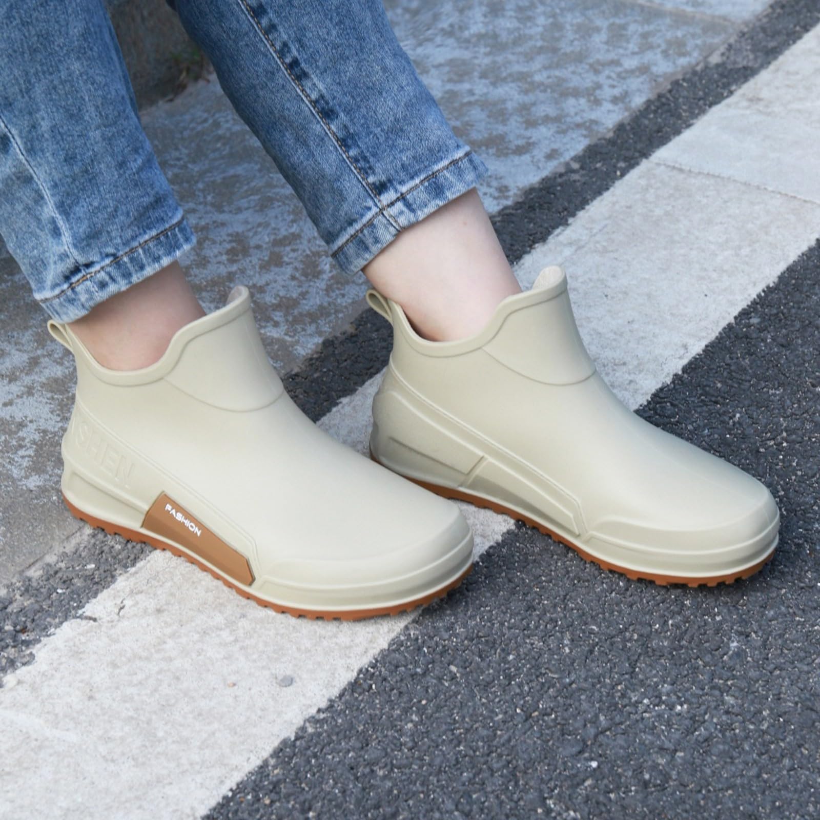 Generisch Gummistiefel Damen Regenschuhe Wasserdicht Rutschfester Halbhoch Ankle Gummistiefeletten Gartenschuhe Einfarbig Weitschaft Stiefeletten für Regen Schnee Rain Boots
