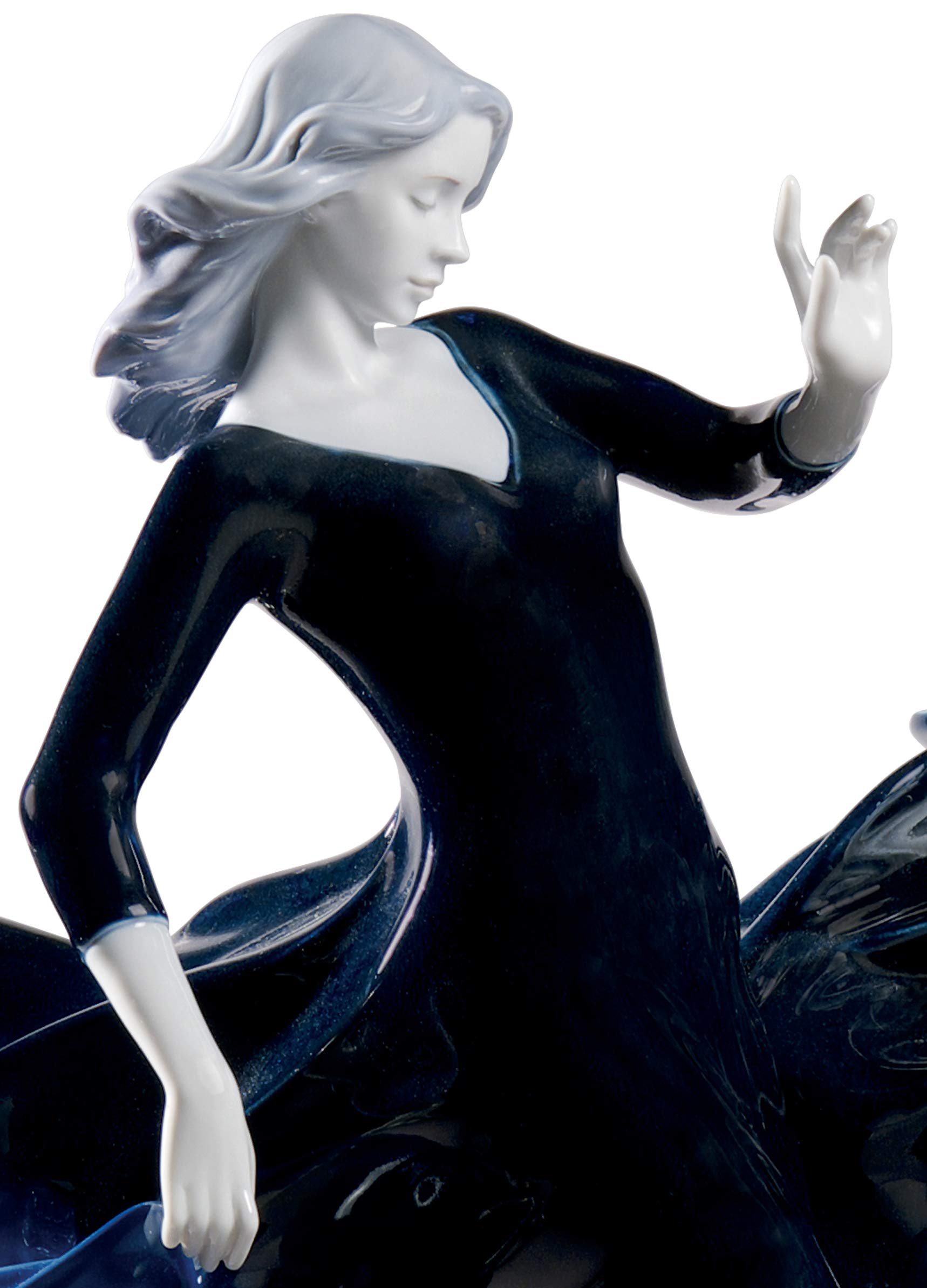 LLADRÓ Figurka Kobieta Nadchodzi Noc. Seria Limitowana. Figurka z Porcelany Kobiety. Figurka dekoracyjna. Porcelana luksusowa.