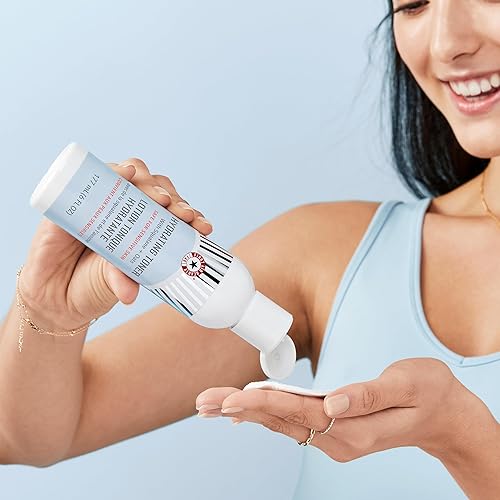 Miniatura 3 de First Aid Beauty - Tónico hidratante con escualano y avena, tónico calmante natural para la piel de avena silvestre, ayuda a reducir líneas y