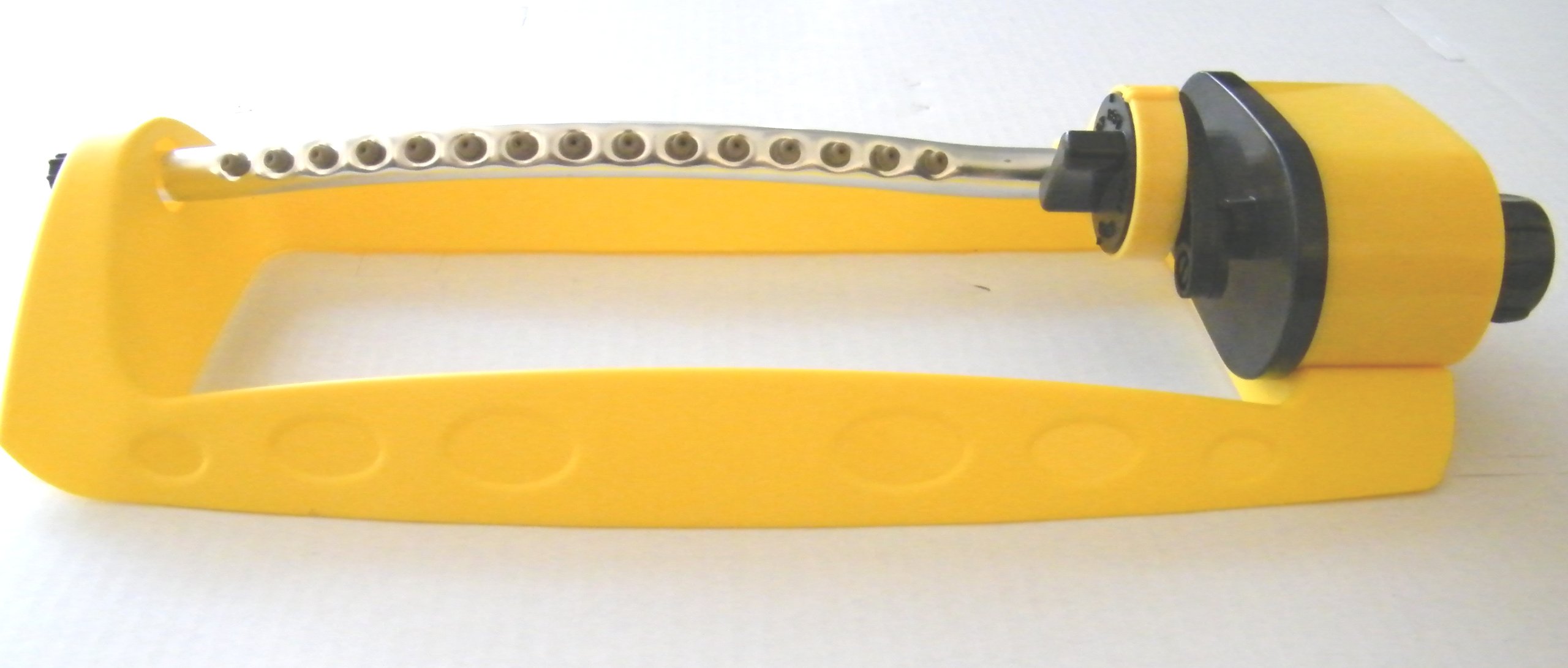 Arroseur oscillant Continental pour garder une pelouse verte tout l'été