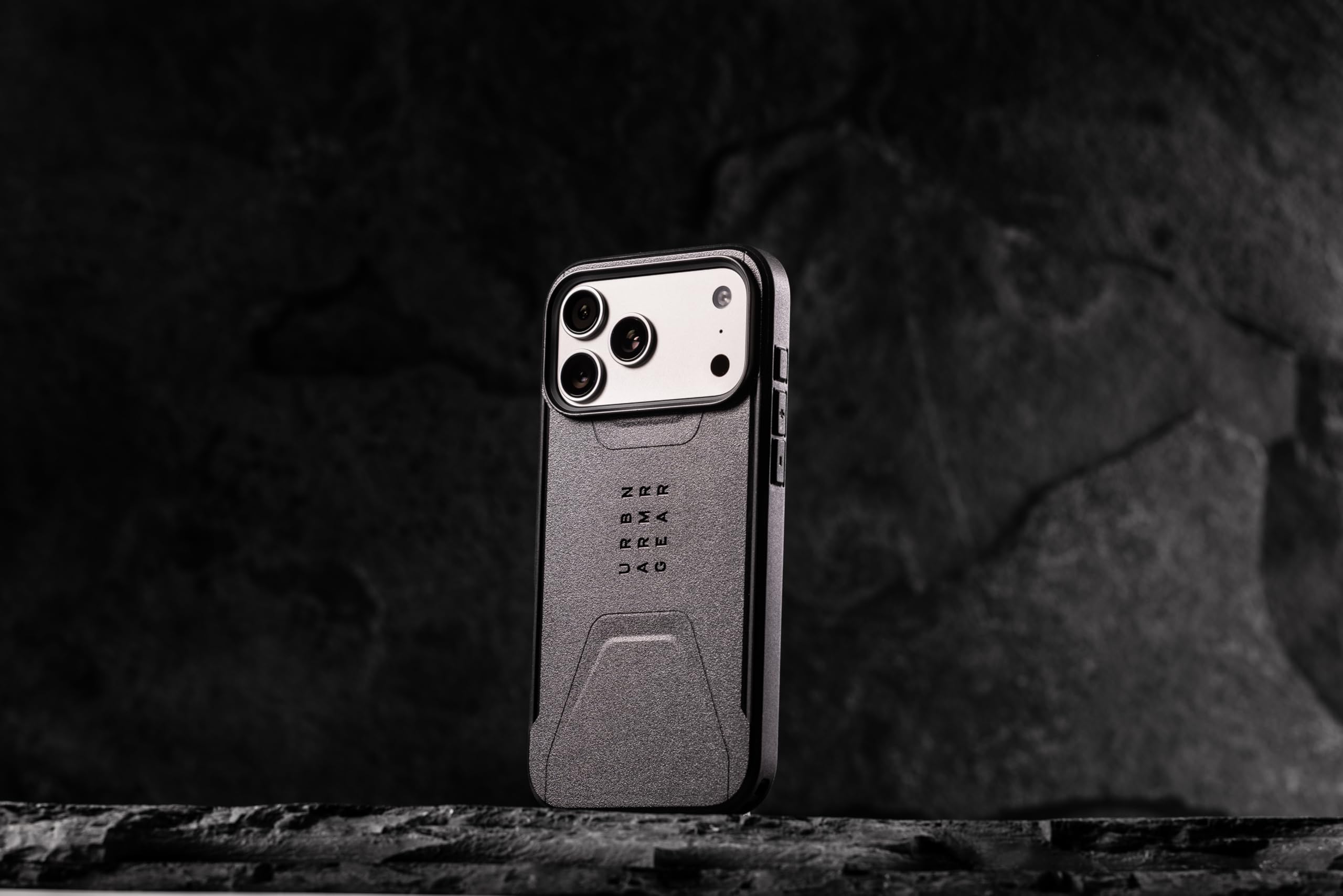Urban Armor Gear Civilian MS Coque iPhone 17 Pro | Ajustement parfait | Résistance aux chutes de 6 m | Module magnétique | Bords surélevés | Tous les ports accessibles