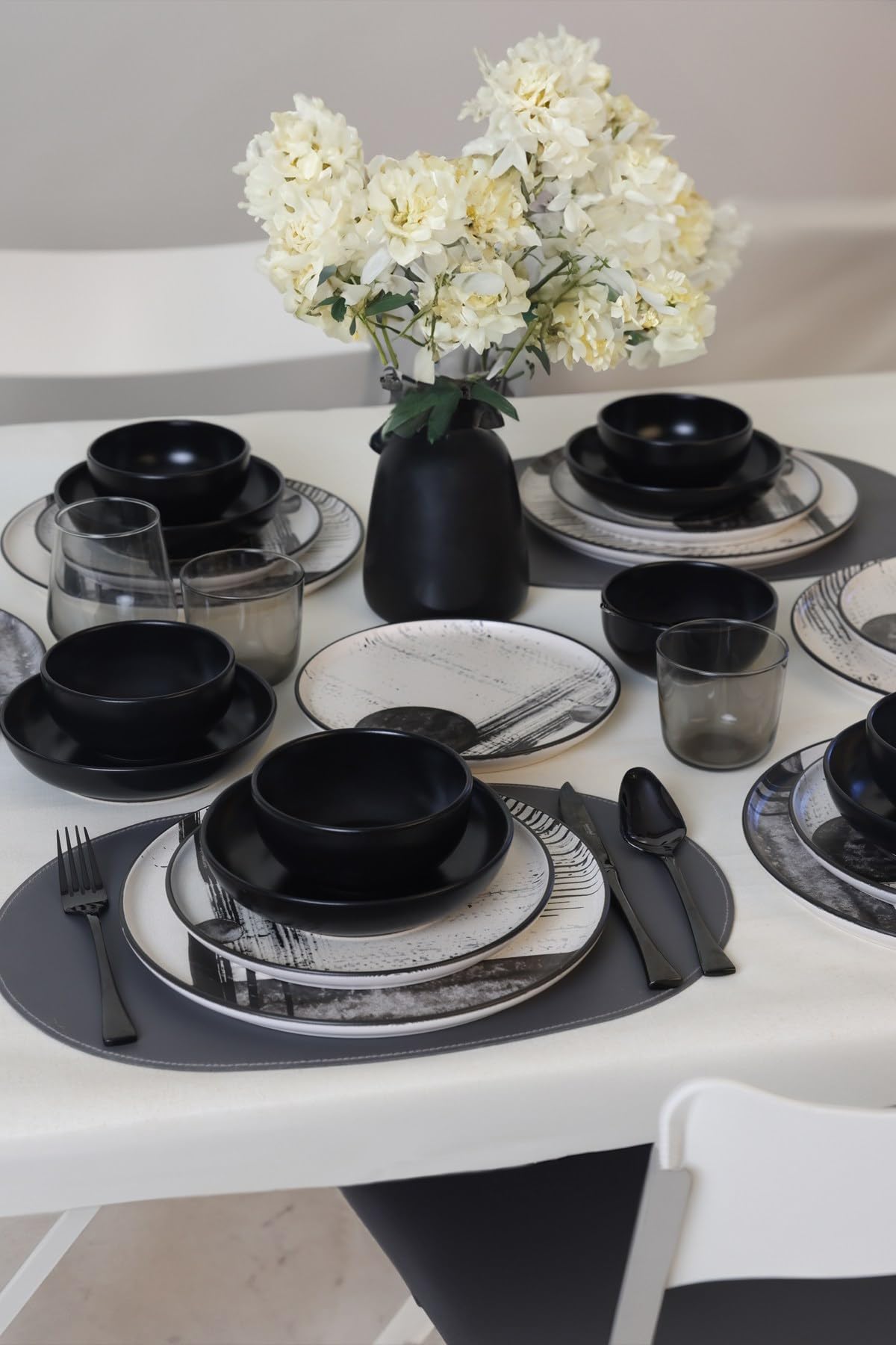 Elegante juego de cena de 24 piezas, piedra de cerámica en blanco y negro, antibacteriano, fácil de limpiar, resistente a los golpes térmicos, apto para lavavajillas y microondas