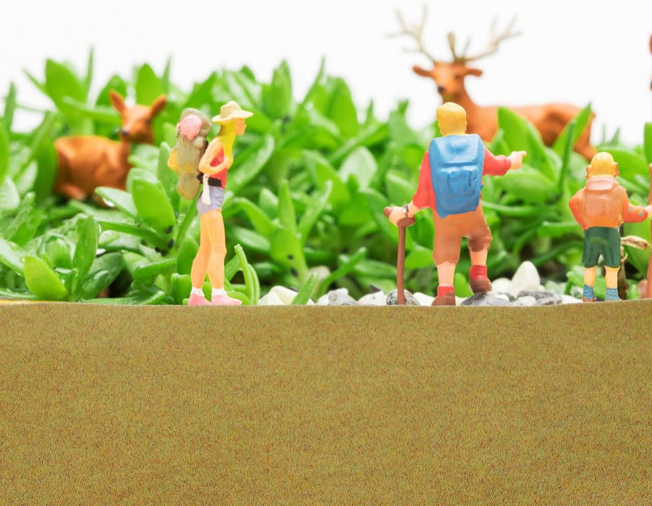 ULTECHNOVO 5 Pcs Light Brown Miniature Grass Mat, 11.8x7.9in Artificial Fall Turf for Train Scenery & Wargame, Realistic Dried Grass Scenery for Diorama, Dollhouse & Architecture Model Project