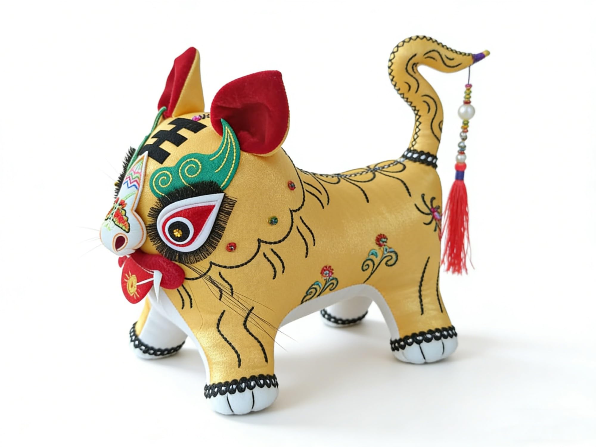 Poupée tigre folklorique chinoise en tissu doré : ornement porte-bonheur brodé