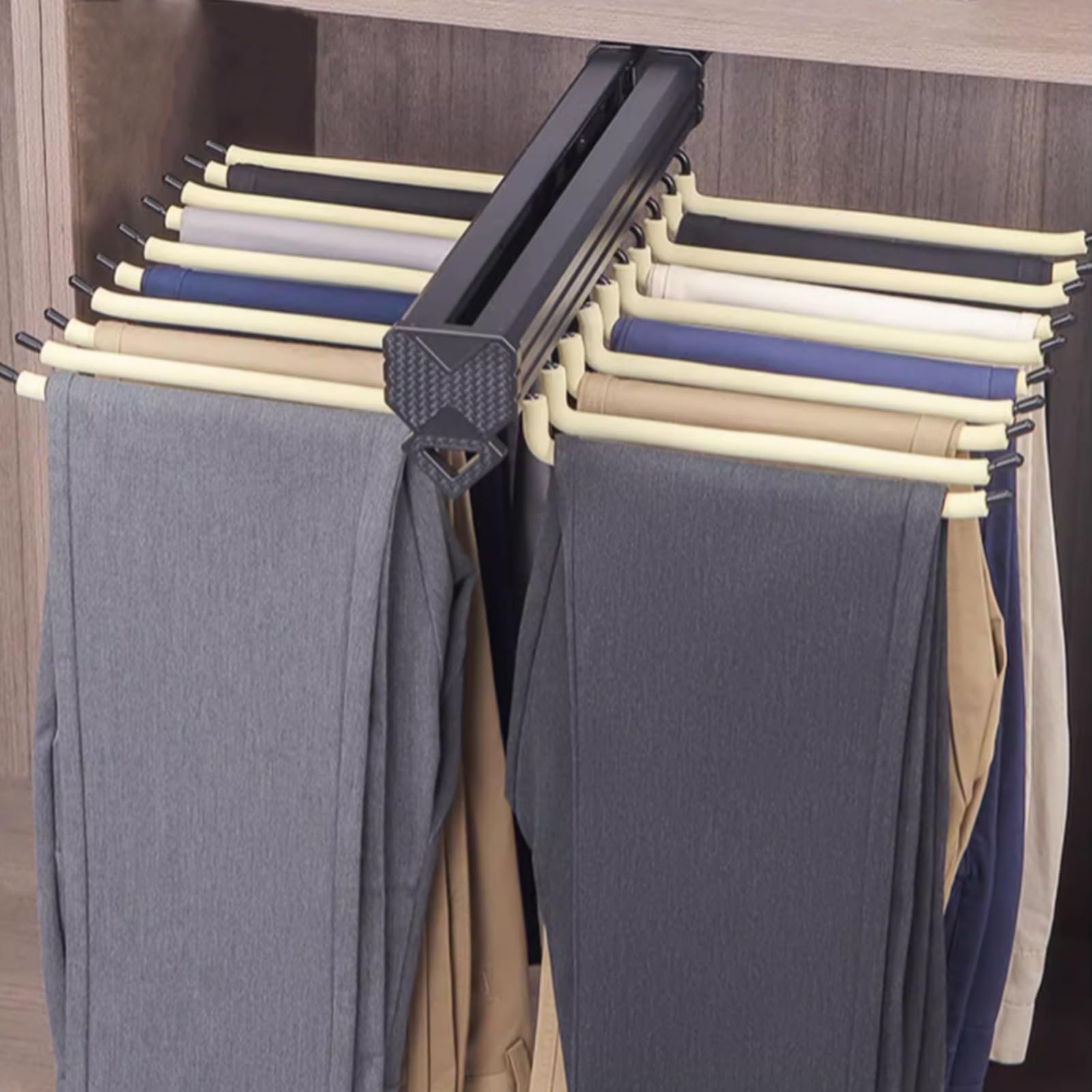Porte-pantalons extensible en alliage d'aluminium au design épuré blanc cassé