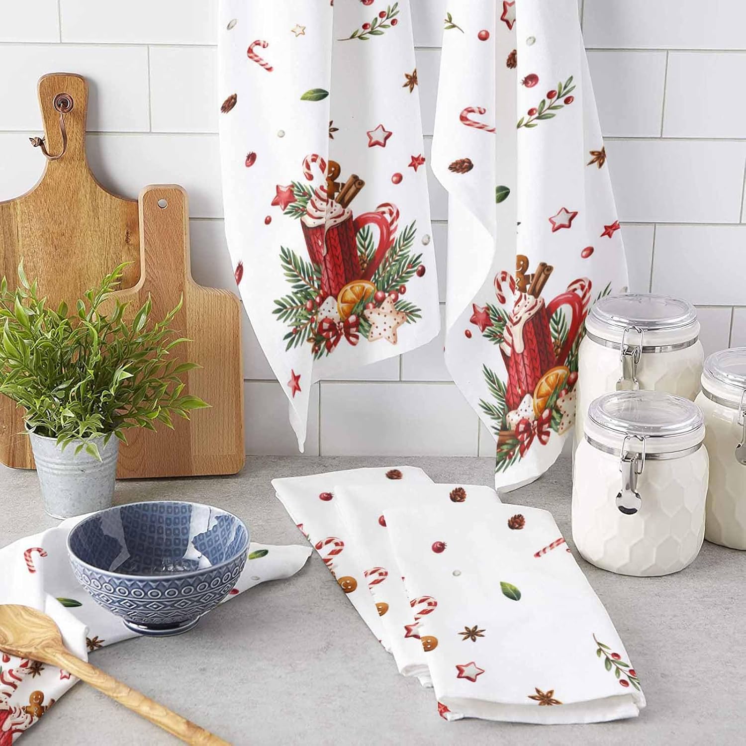 Christmas Kitchen Towels Set of 4 Gingerbread Man Dish Towels and Dishcloths Sets Tea Towel White Candy Cane Coffee Absorbent Hand Towels for Kitchen Bathroom Drying Cleaning Xmas Holiday Decor
