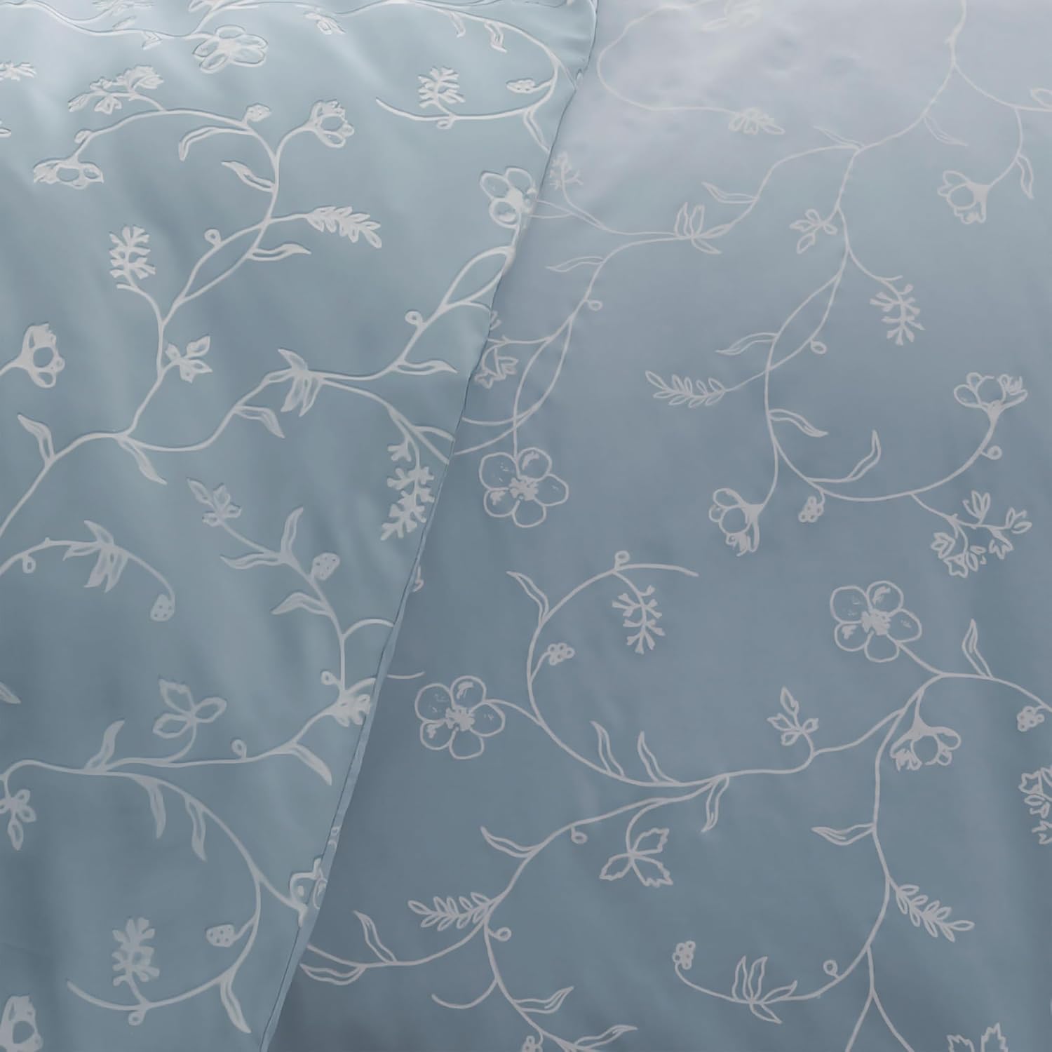 SouthShore FINE LIVING Sweetbrier Collection, 300 Thread-Count, Premium Quality Single-Ply, Long Staple Cotton Sateen Duvet Cover Set, King / California King, Blue