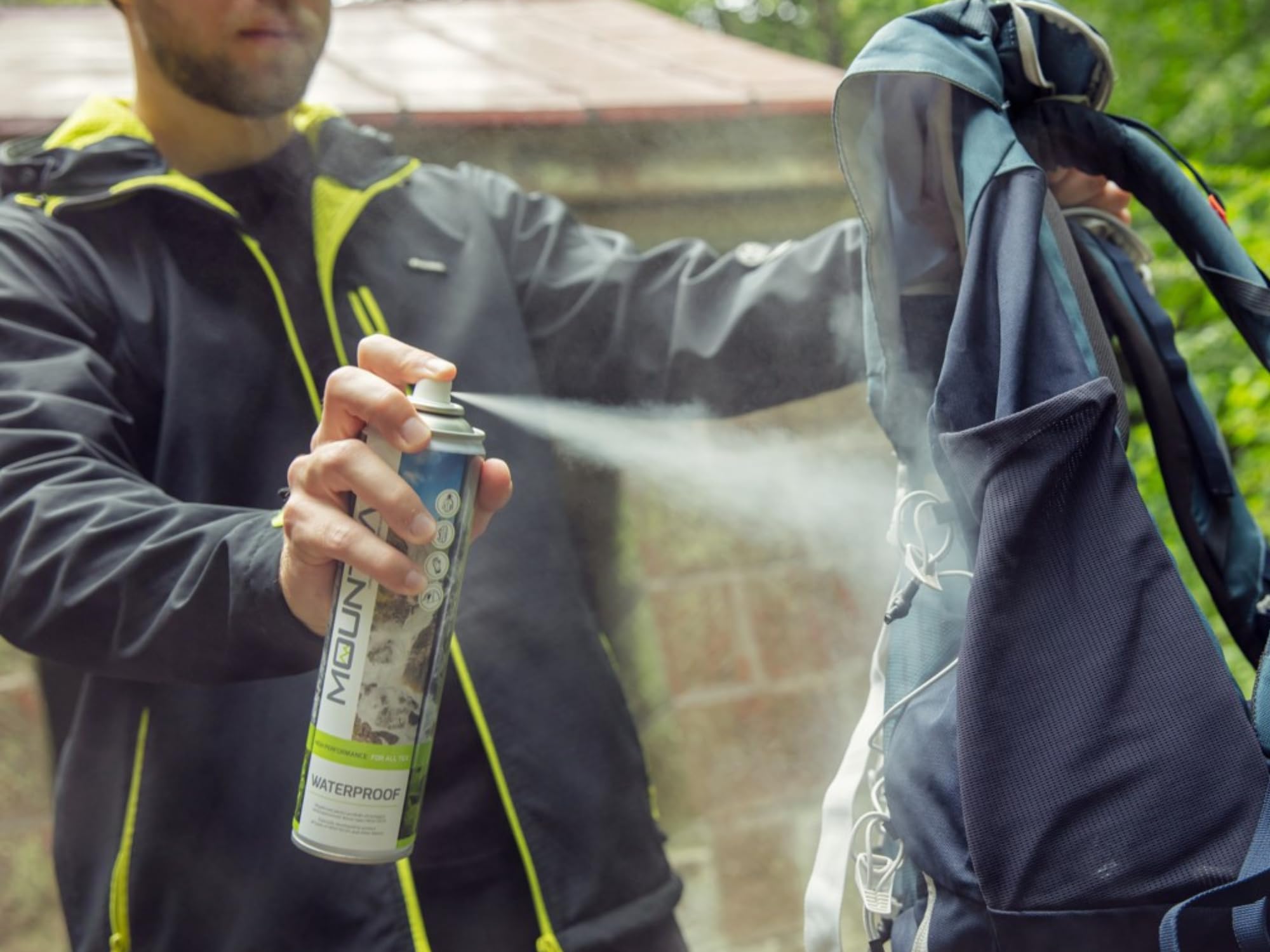 Mountval Spray Impermeabilizante Repelente al Agua contra la Humedad y la Suciedad para Equipamiento de Exterior, Waterproof
