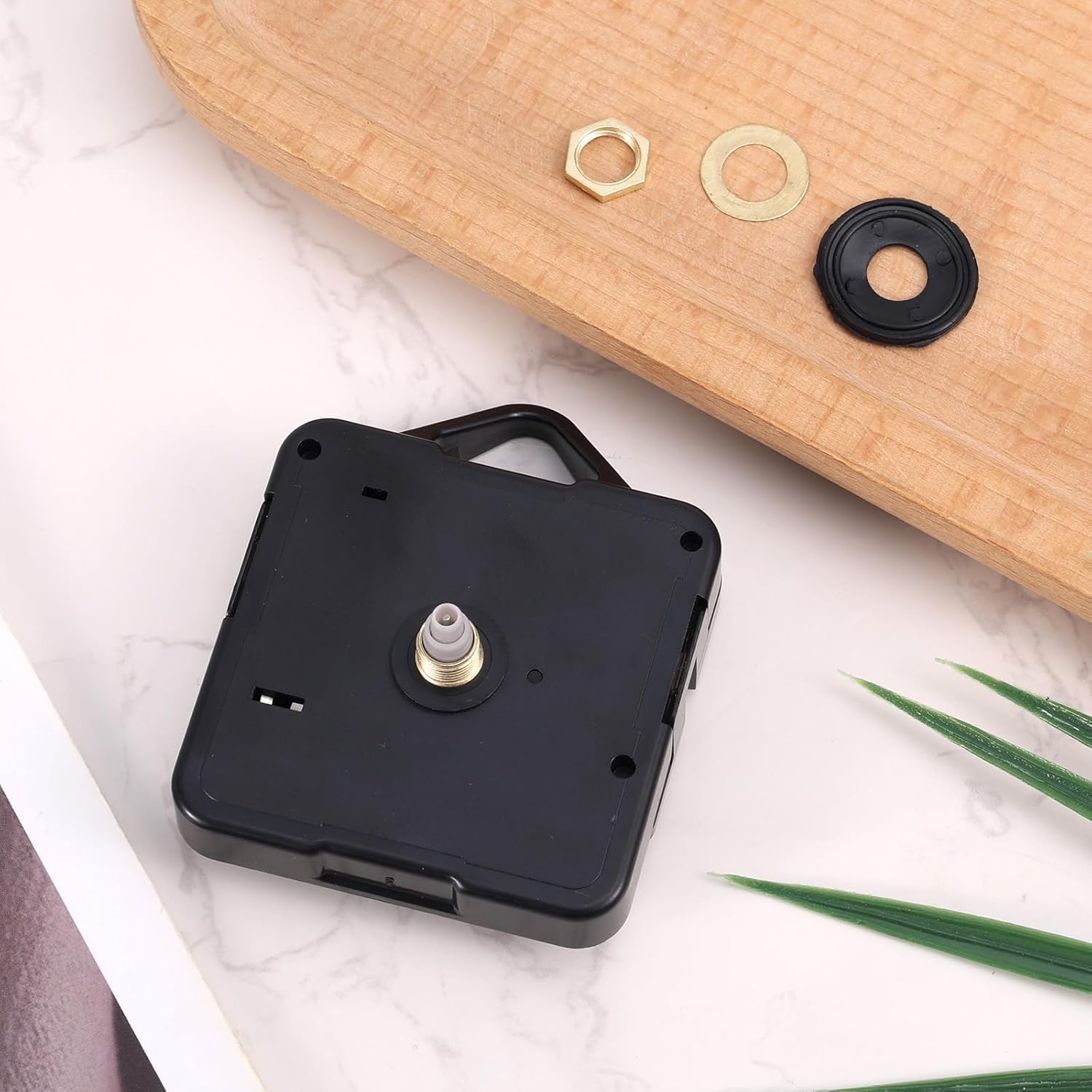 Quartz Clock Mechanism Replacement, 13mm/0.51in Shaft Length Silent Battery Operated Wall Clock Work Hands and Motor Kit for Do It Yourself Movement Repair Parts with Plastic Hook