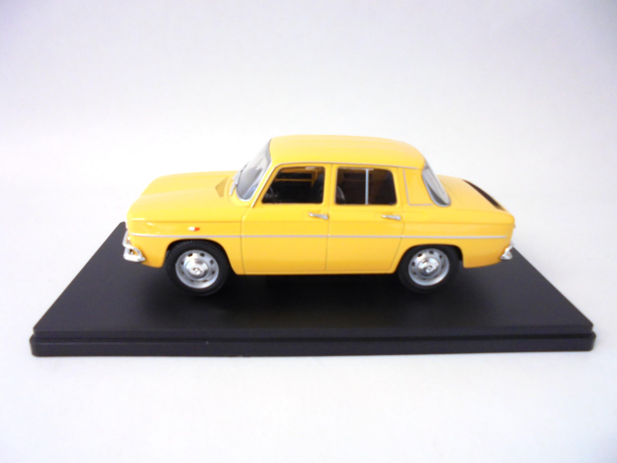 OPO 10 - 1/24 miniature car compatible with Renault 8 R8 - Diecast model car M016 - Image 2