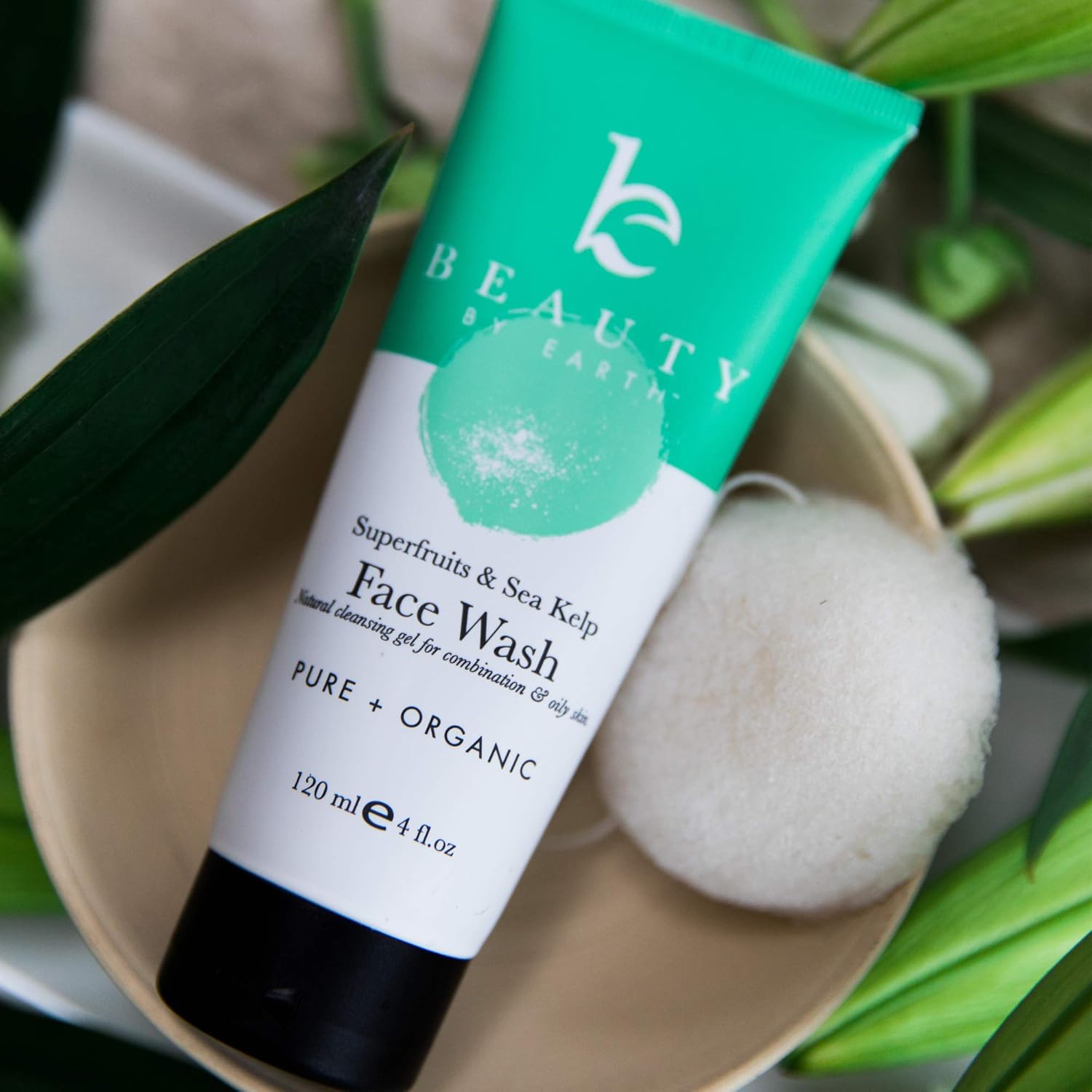 Konjac Sponge - 2 Pack of Natural Facial Sponges for Gentle Cleansing and Face Exfoliating Loofah for Use with Wash, Cleanser or Oil to Clean Skin (1 White Natural, 1 Black Charcoal) : Beauty & Personal Care