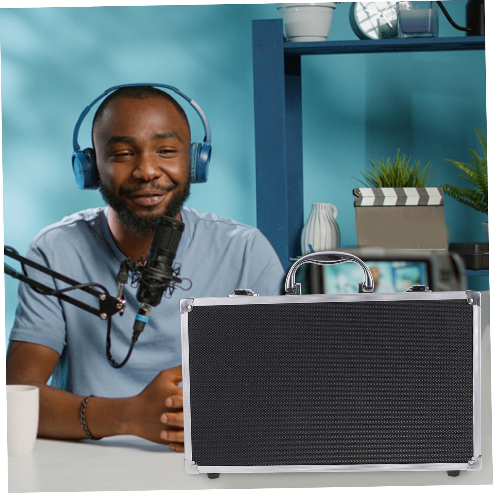 Abaodam Valigetta Microfono Wireless in Lega di Alluminio, Nera | Porta Due Microfoni, Struttura a Scomparti, Leggera e Portatile, per Registrazione e Sala Karaoke