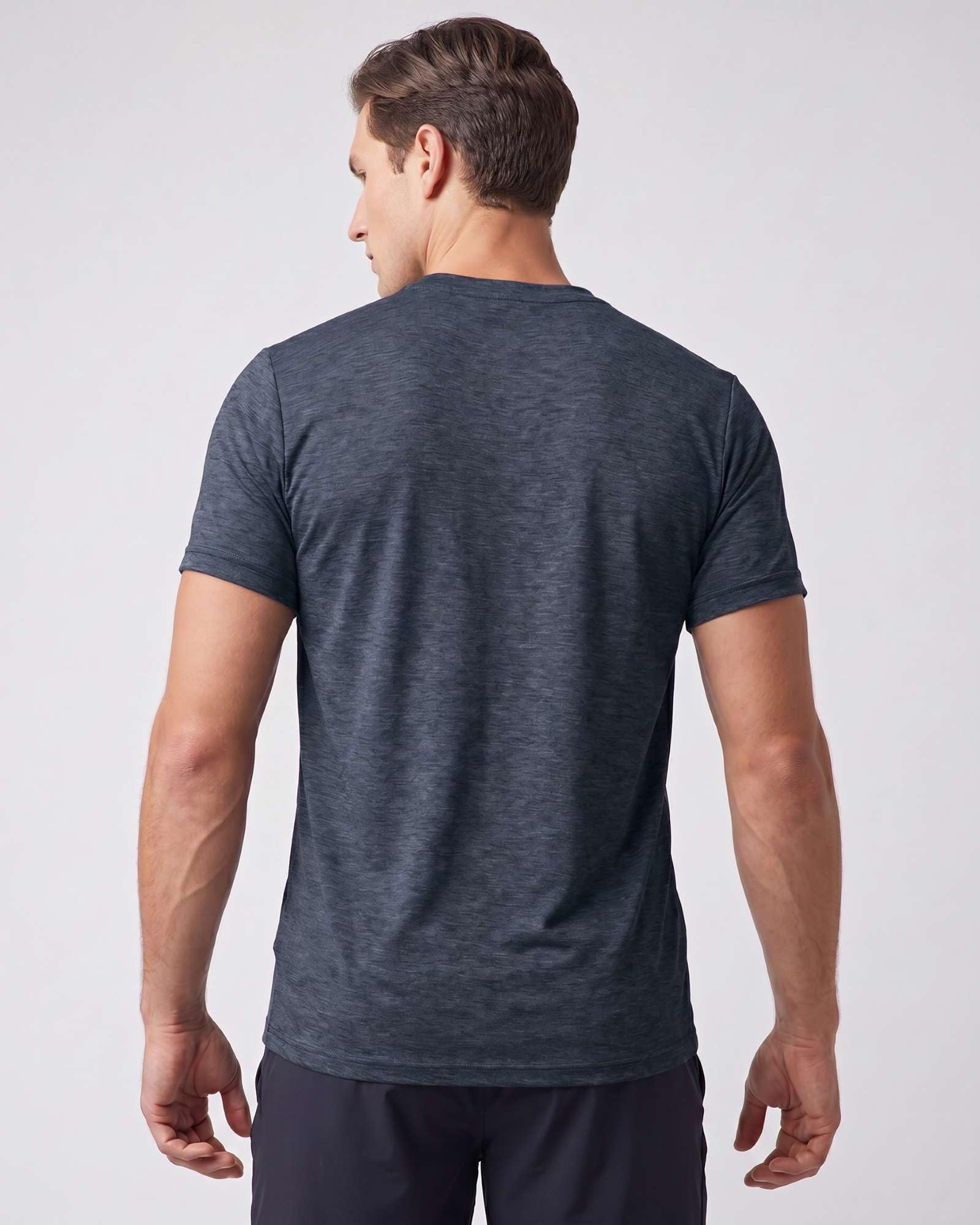 Real Essentials Paquete de 5: camiseta deportiva deportiva para hombre, con cuello en V, ajuste seco, absorbe la humedad