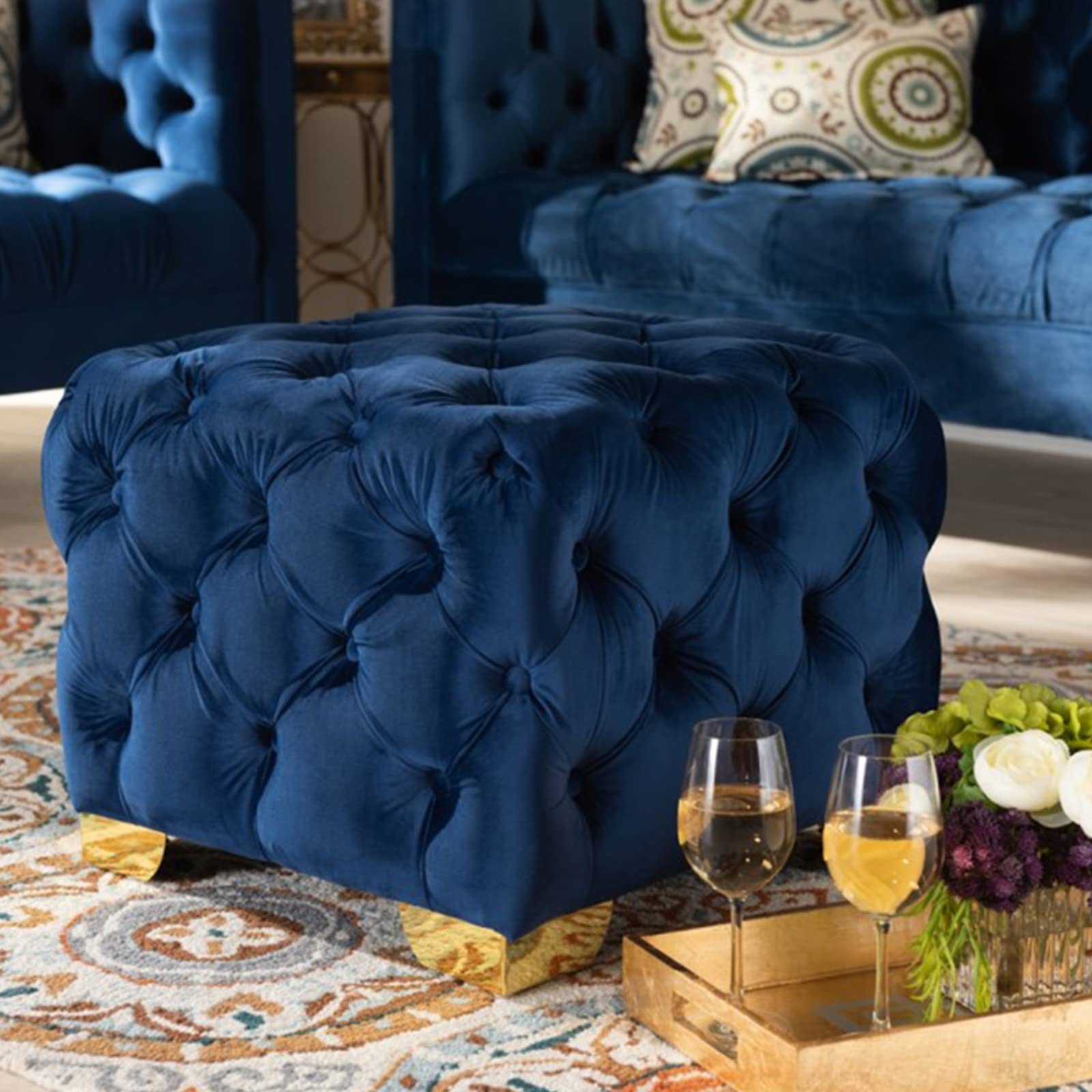 Tabouret pour salon en velours capitonné bleu nuit grand pouf d'entrée