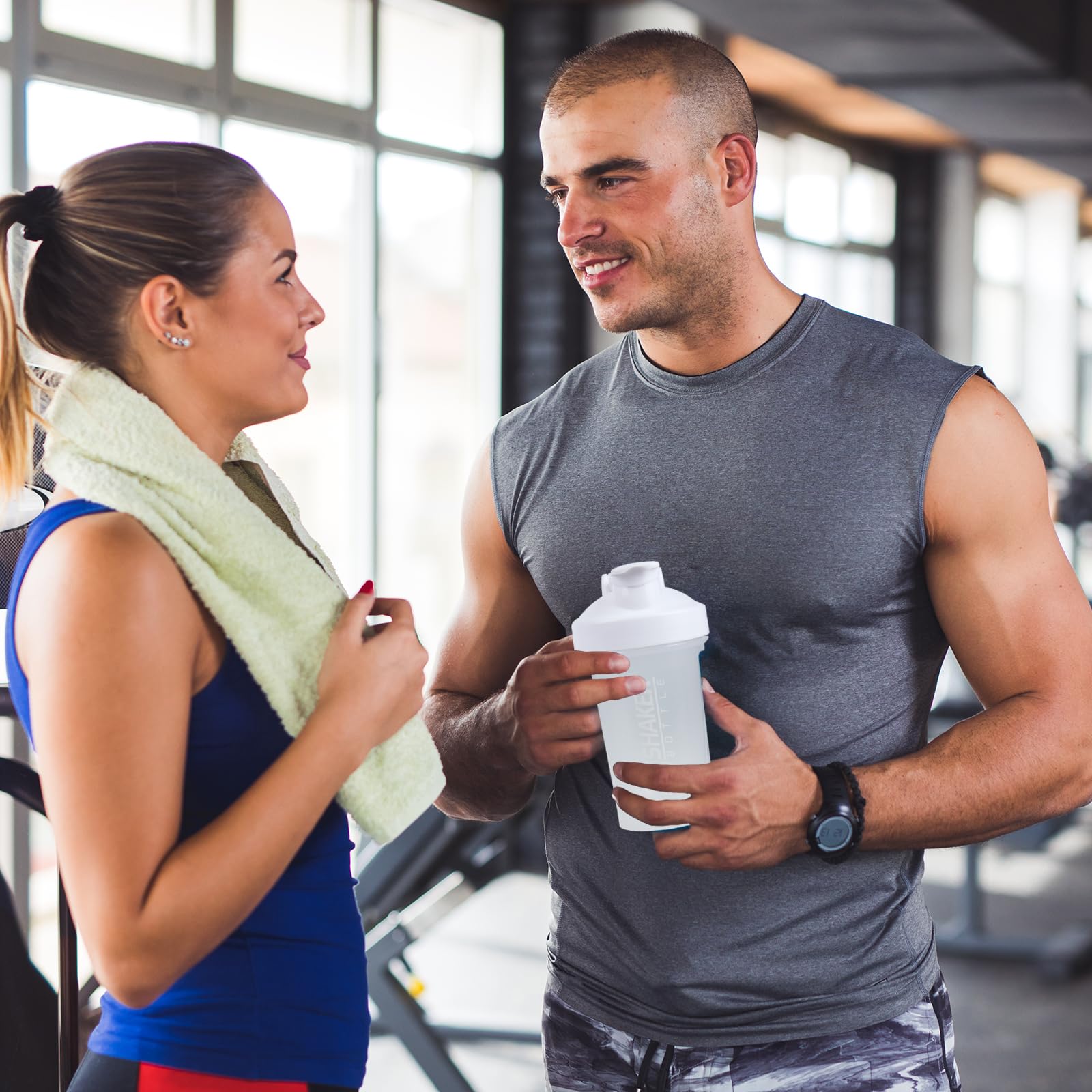Botella mezcladora, botella pequeña de 400 ml con bola mezcladora, portátil de 14 onzas para gimnasio, para entrenamiento, sin BPA, 100 % a prueba de fugas, apta para lavavajillas (blanco)