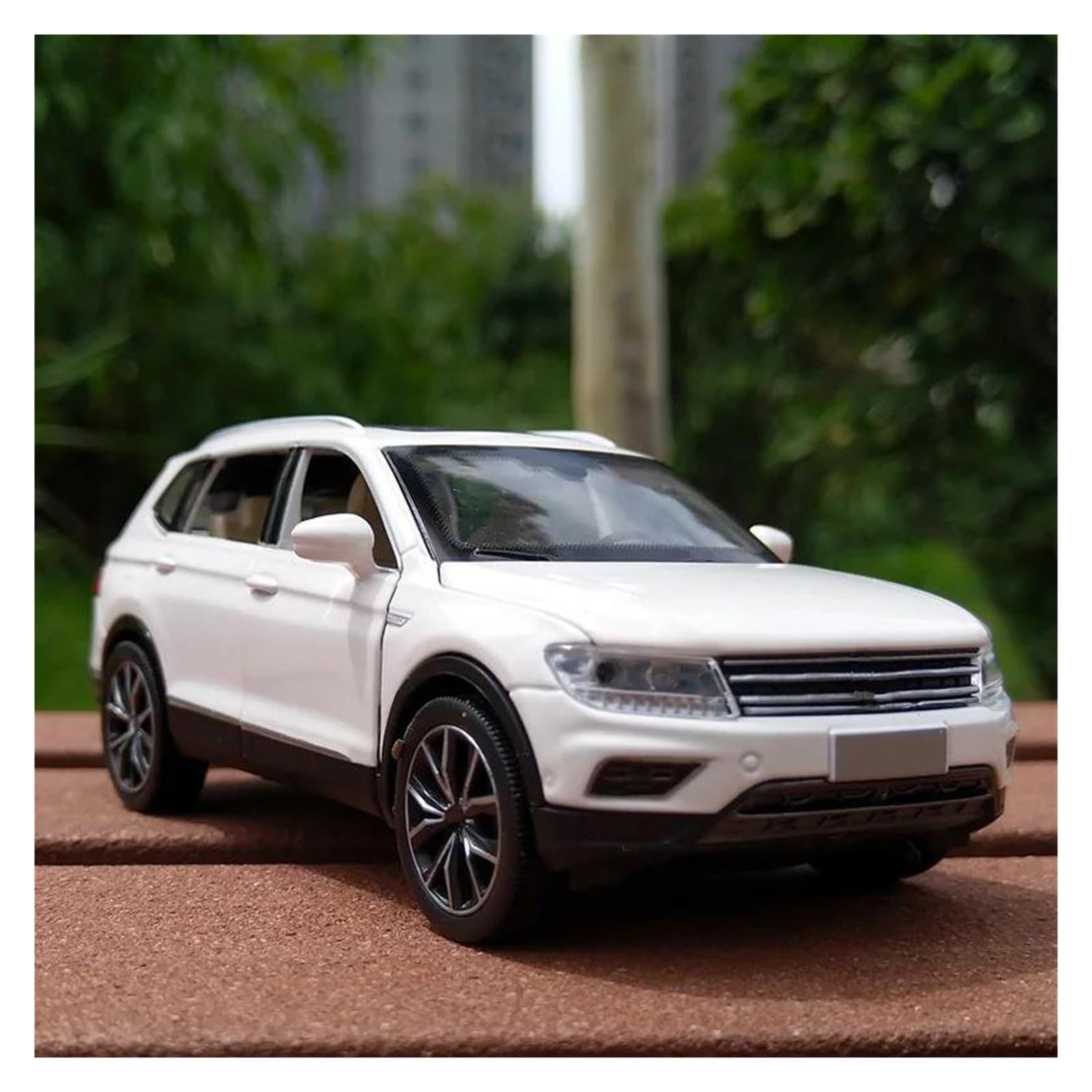 BANKOTO Diecast Car For VW For Tiguan Diecast Model Car Collectible
