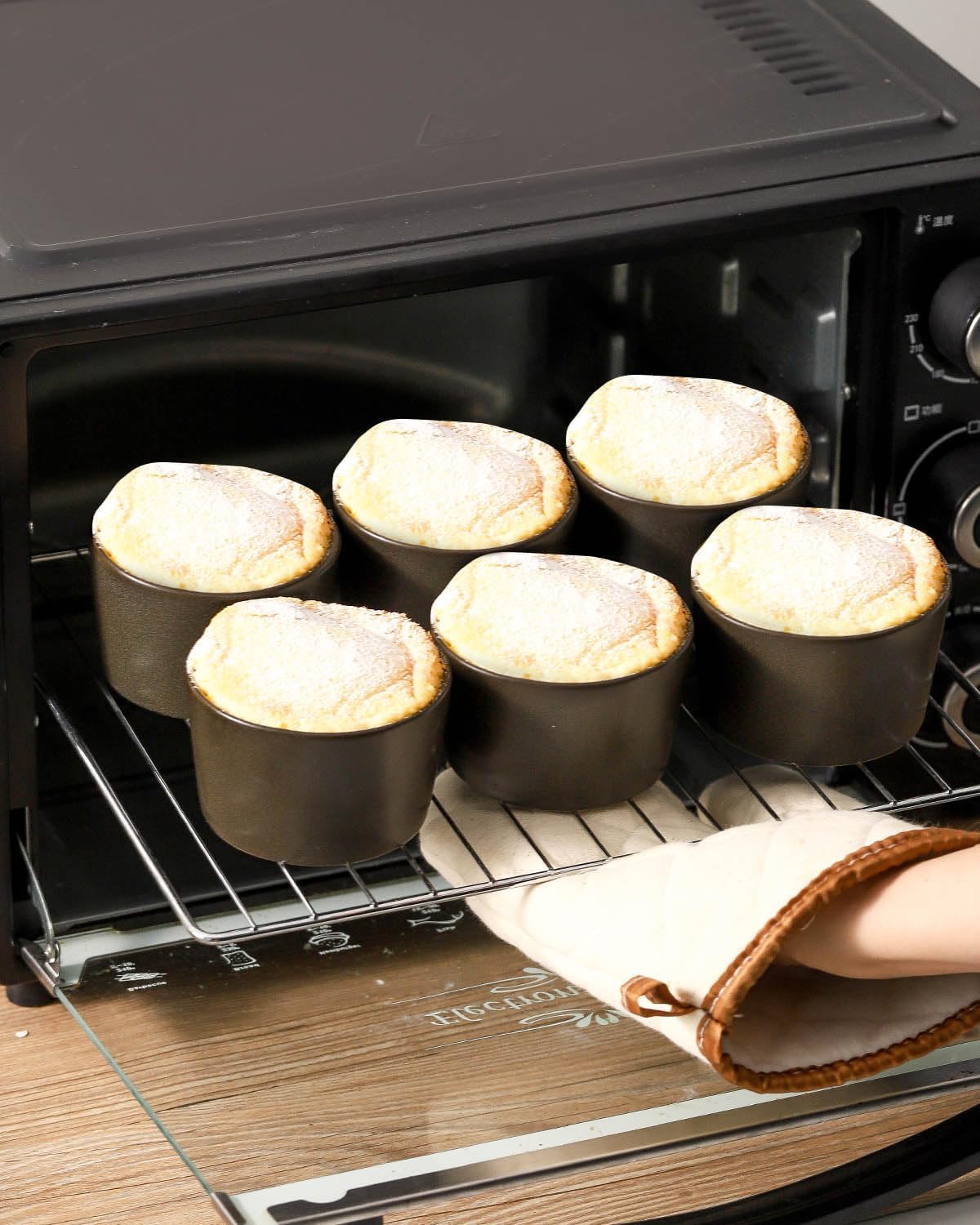 Ramekins 8 oz, Oven Safe Soufflé Dishes for Creme Brulee, Souffle, Pudding, Lava Cake, Stoneware Custard Ramikens for Baking, Ceramic Sauce Bowls Set of 6, Kitchen Decor Gift, Matte Black