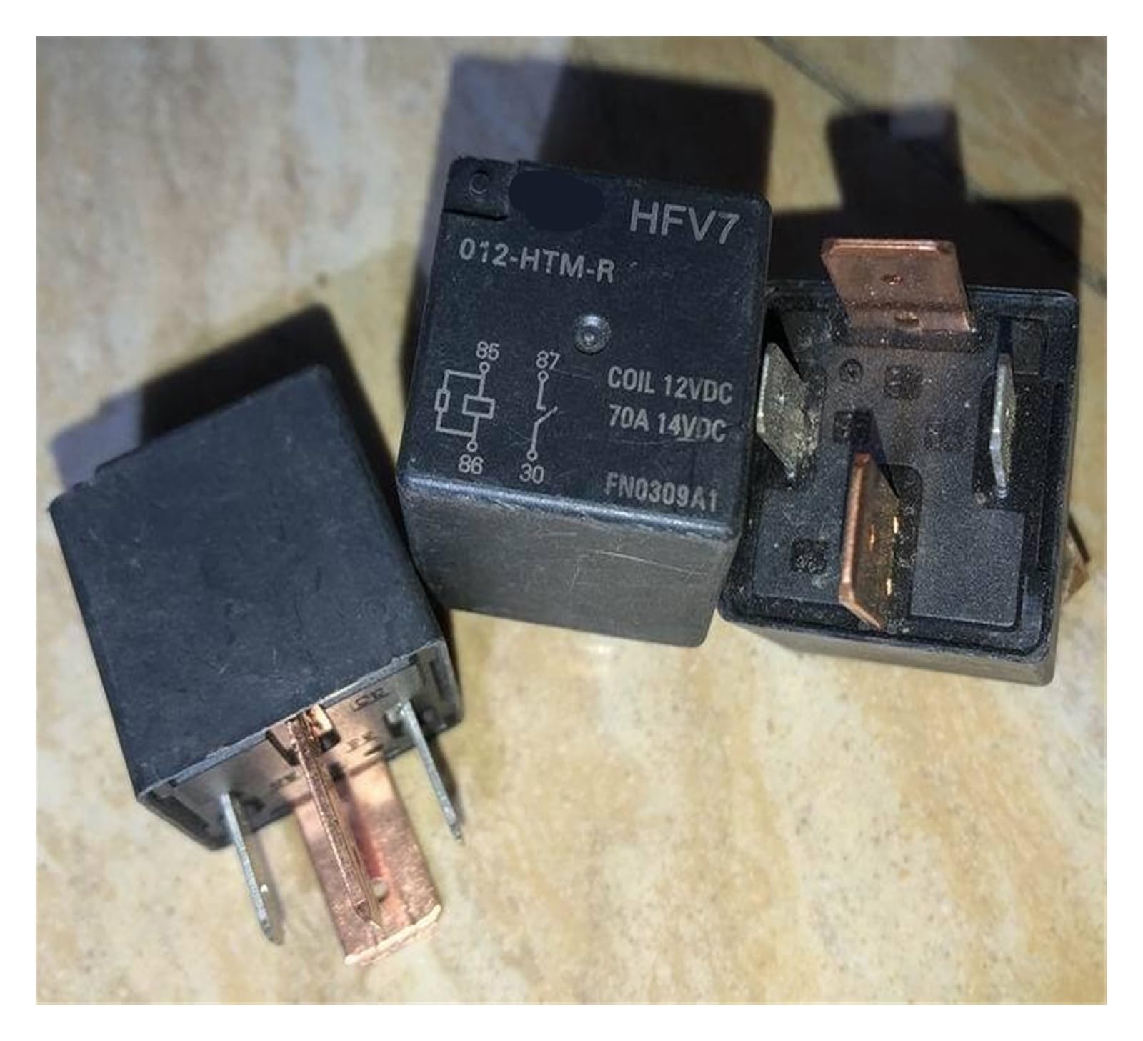 Relé de 4 pines HFV7 012-HTM-R para instalar ventiladores de 12V 2