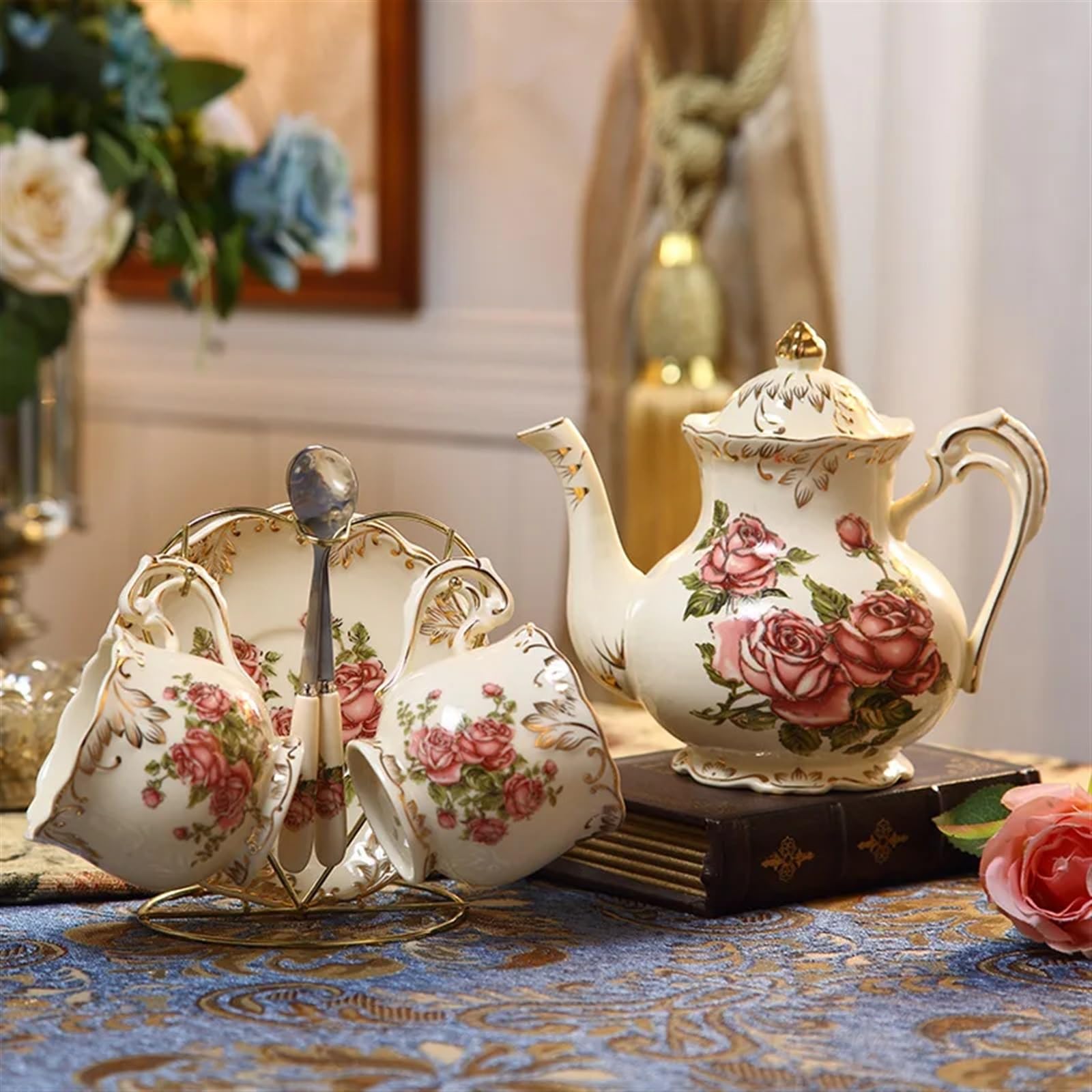Zestaw filiżanek do herbaty i spodków, minimalistyczny zestaw filiżanek do kawy i naczyń brytyjskie malowane kwiaty domowy porcelanowy kubek z łyżką ceramiczny kubek do popołudniowej herbaty (A)