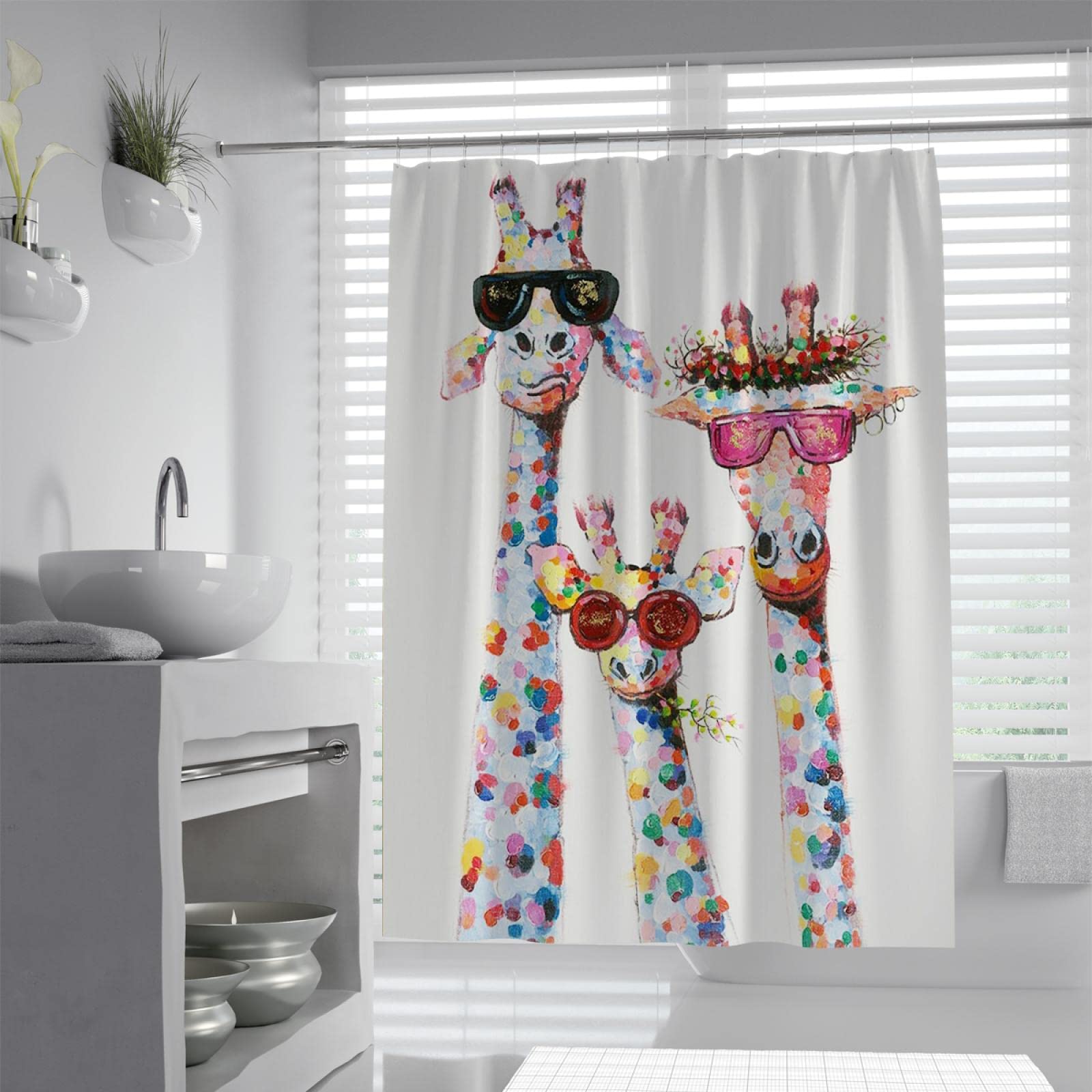Rideau de douche girafe en tissu pour créer une salle de bain enfant
