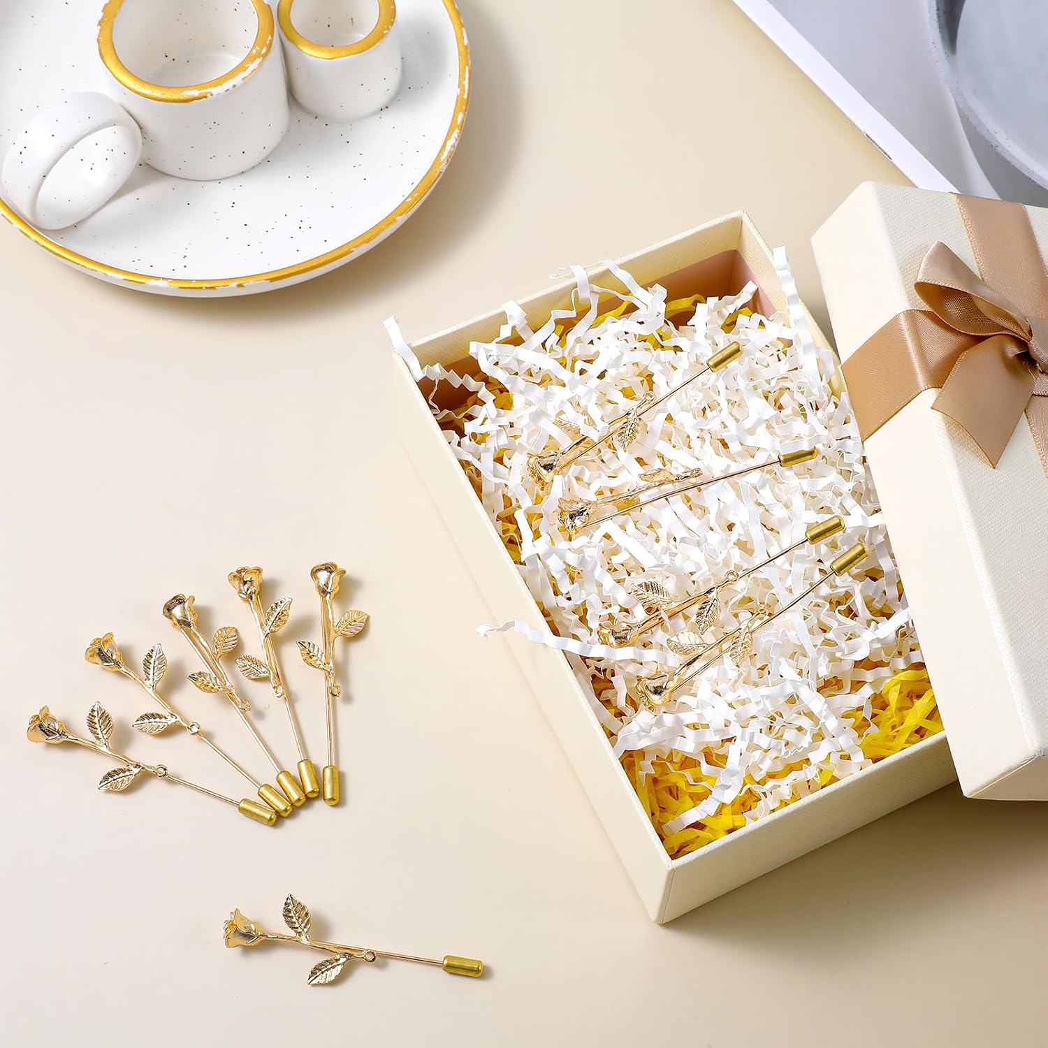 36 Pcs Rose Lapel Pin Fashion Rose Metal Floral Lapel Brooch Pin Suit Tuxedo Corsage Dress Fashion Stick Corsage for Weddings Parties Formal Events for Women Men