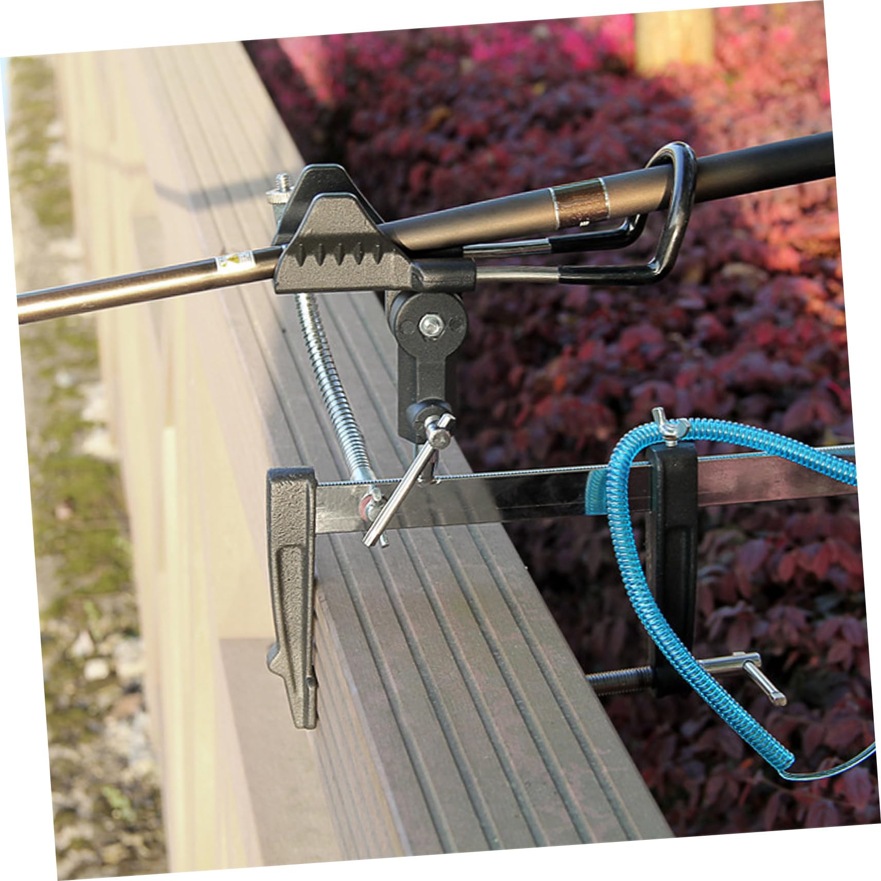 Abaodam Support Protège Les Bâtons Bâtons de Pêche en Métal Multifonction pour Angle Réglable 1pc Robuste et Pratique pour Pêche en Mer la Main