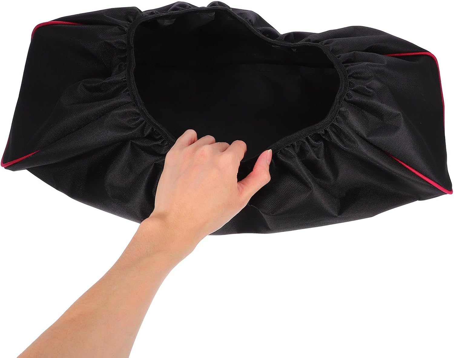 Heavy Duty Waterproof 600d Oxford Cloth Winch Cover with Red Trim Electric Winch Protection Cloth Weather Resistant for Truck and Off-Road Use