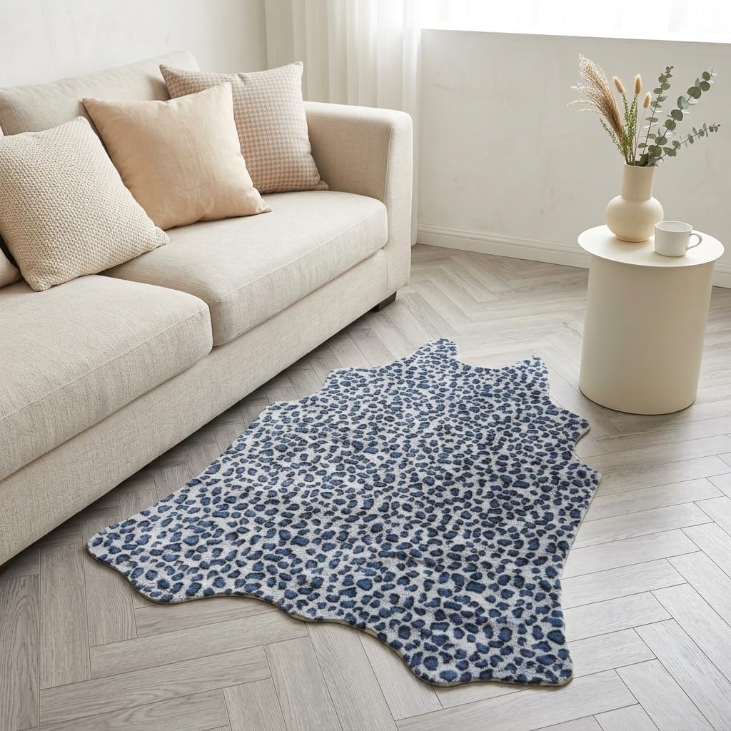 Leopard Print Rug, Faux Fur Area Rug for Bedroom, Soft Non-Slip Accent Carpet for Living Room, Bohemian Western Animal Print Decor (2'7" x 3'11")