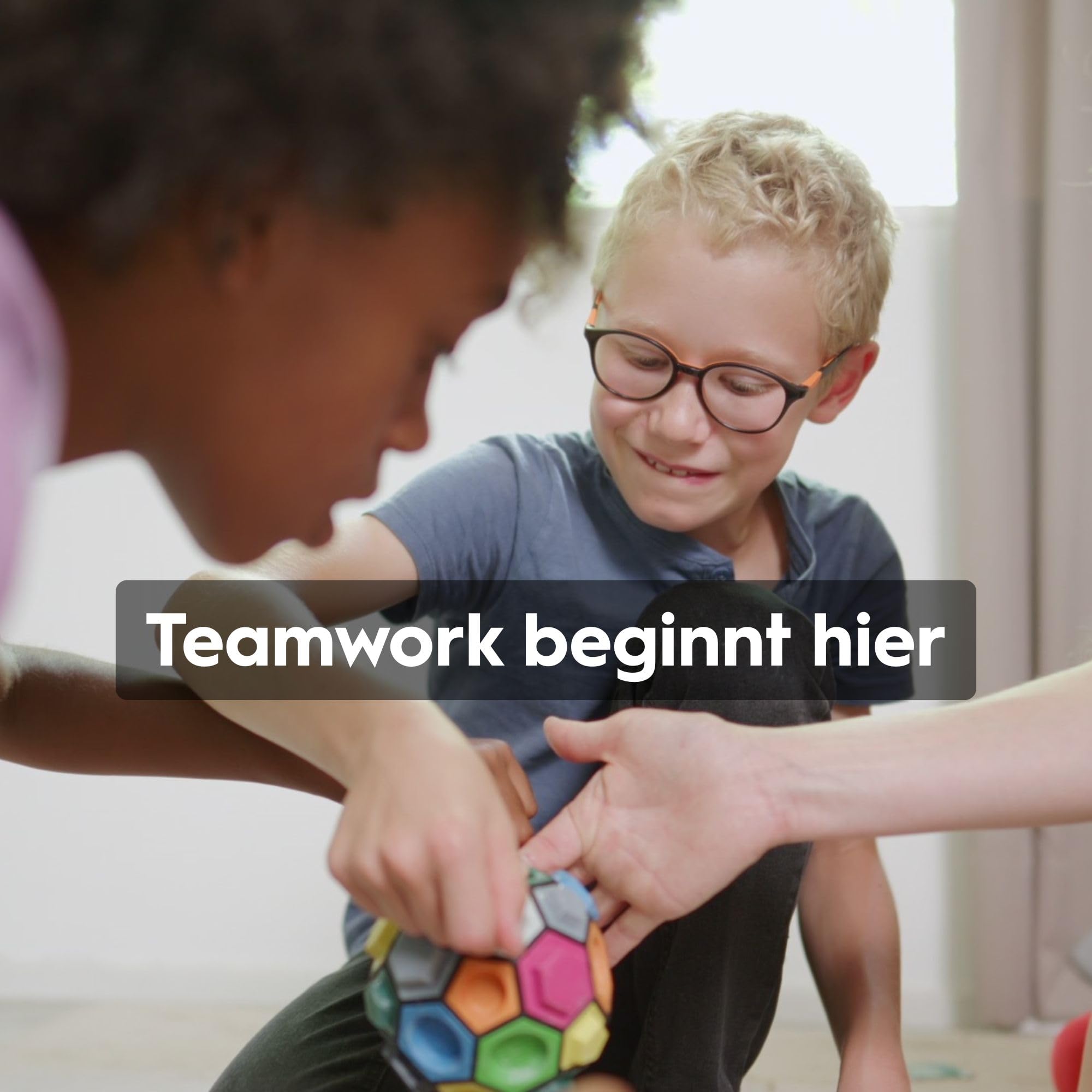 BOULDERBALL Team Climb - Fingerkletterspiel für Teamwork, Feinmotorik & Logisches Denken - Made in Italy - Inkl. Team Climb-Routenset & Liquid Chalk - Geschicklichkeitsspiel für Kinder & Erwachsene