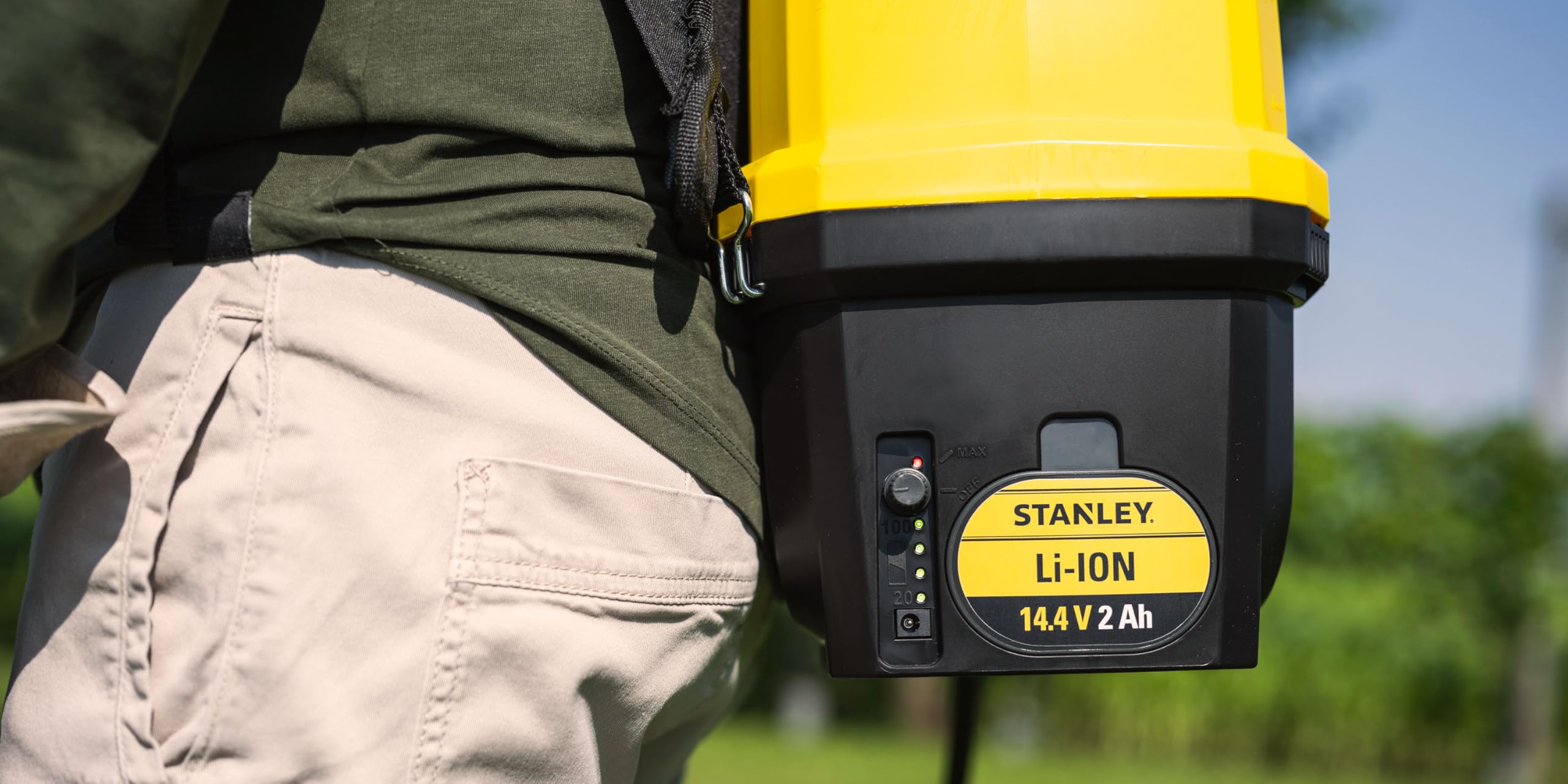 Stanley Irroratore a pressione 16 L, irroratore da giardino, elettrico, batteria al litio ricaricabile, lancia telescopica, ugello regolabile, autonomia 2 h, max. 5 bar, 0,6 L/min, giallo/nero