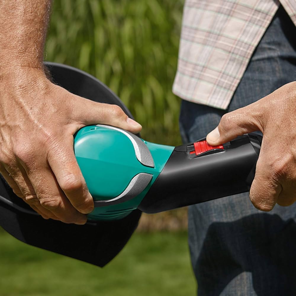 Tagliabordi Bosch UniversalGrassCut 18V-26-500 | A Batteria, Diametro Taglio 26cm | Con Batteria E Caricabatteria