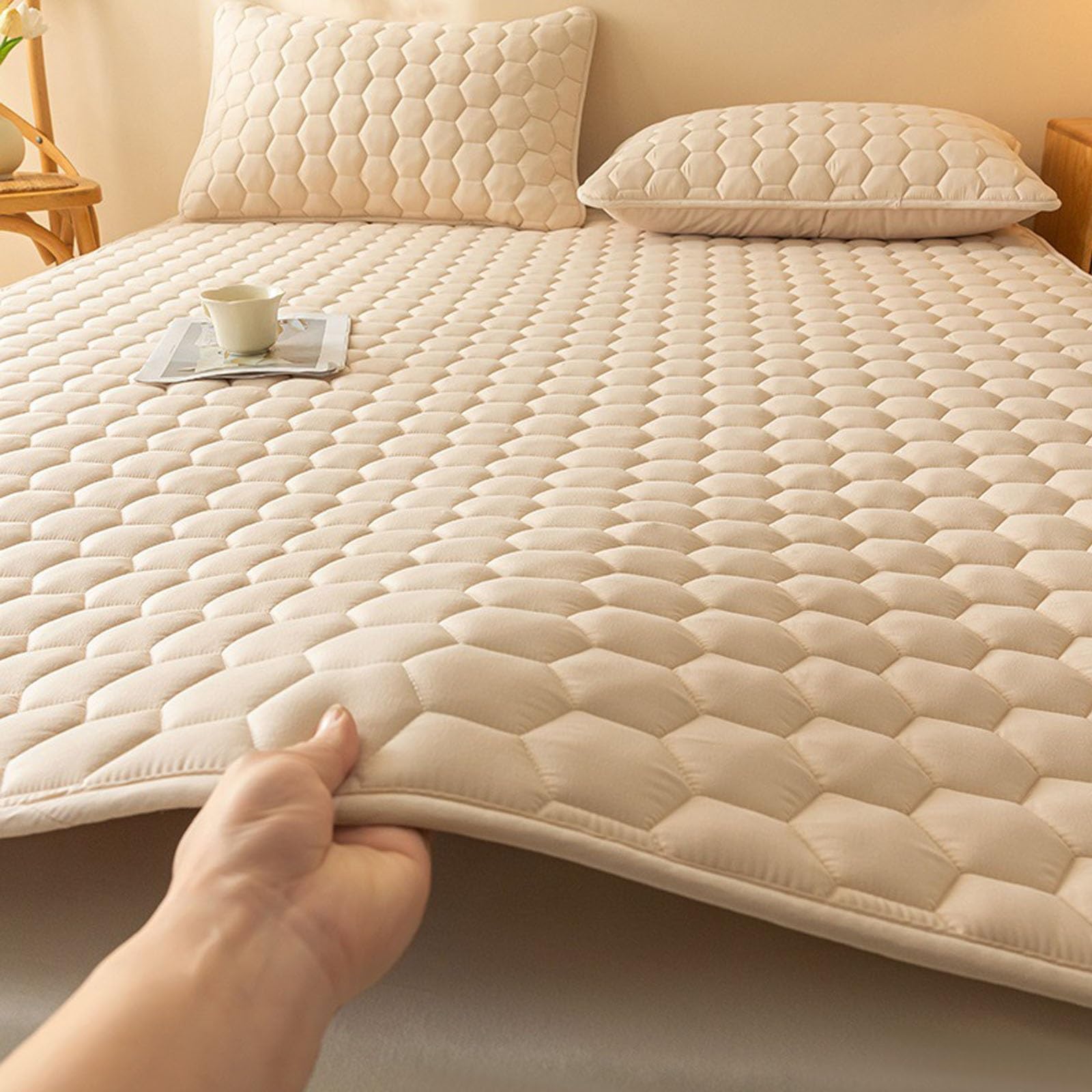 Mattress Topper Single Bed with Elasticated Corner Straps Soft and Breathable, Comfy Bed Mattress Toppers, for Home(Camel,180x200cm)