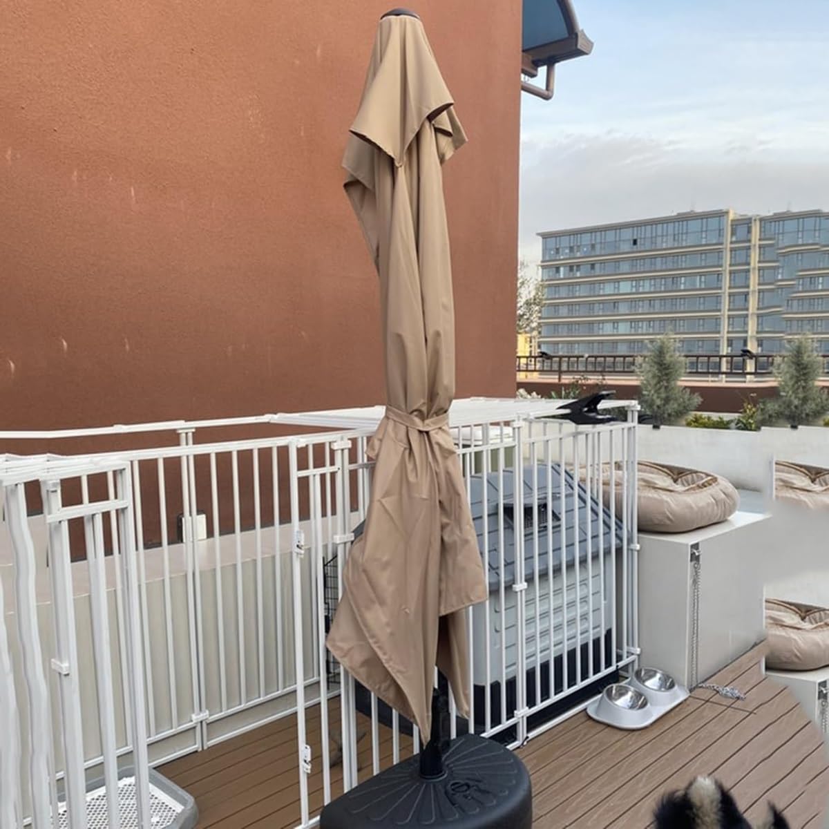 Halber Sonnenschirm, runder Gartenschirm mit höhenverstellbarem Schirm für Terrasse, Strand oder Marktstand