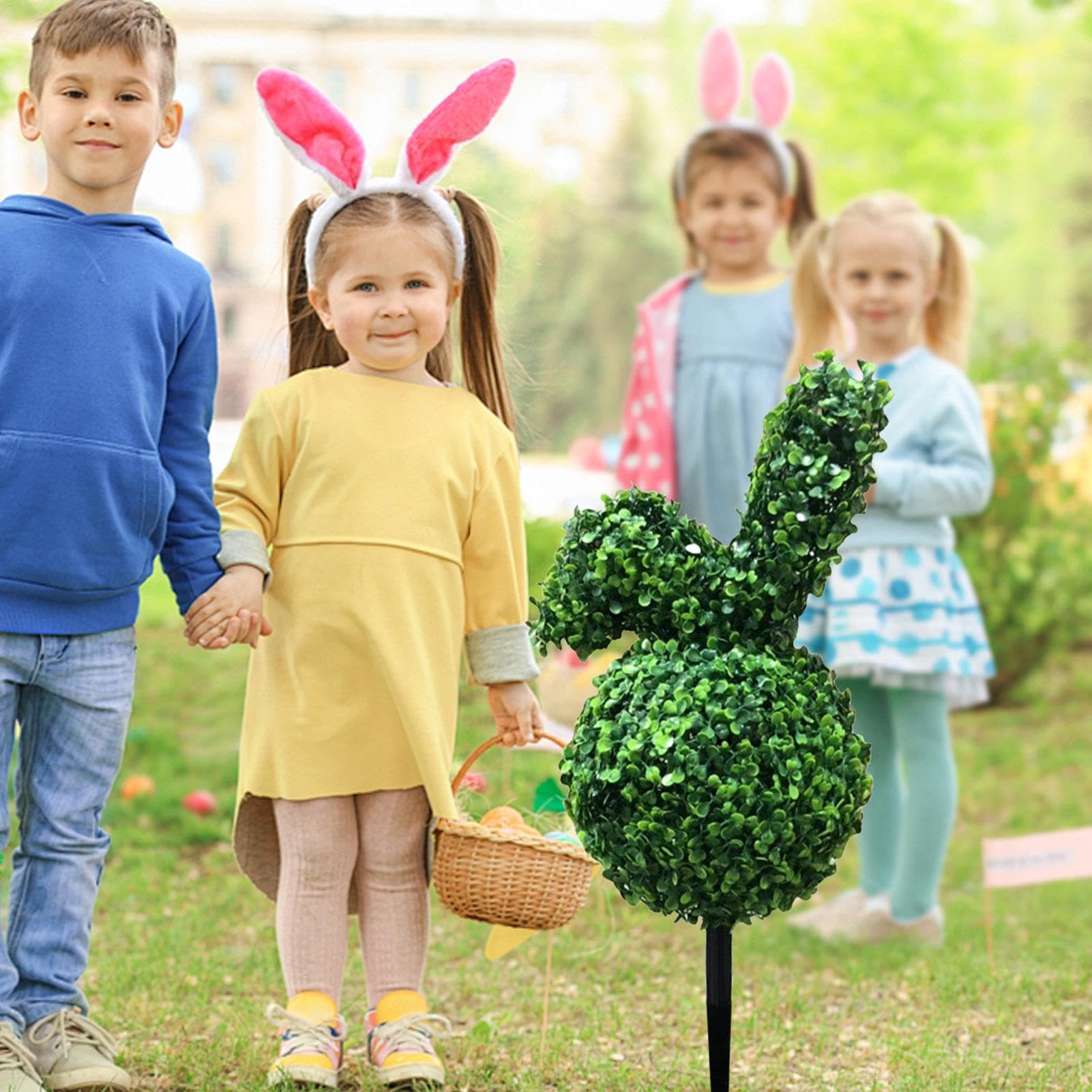 Bunny Topiary - Fausse Verte - Piquet de Sol Inclus - Hauteur : 70 cm - 35 x 23 x 20 cm - Décoration d'intérieur - Lapin Artificiel