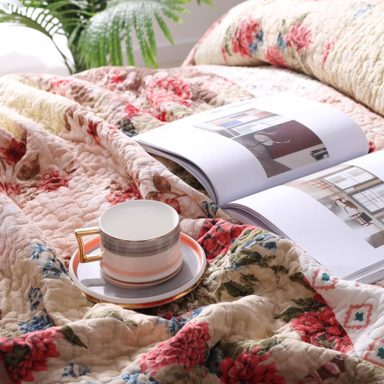 Homcosan Queen Size Quilt Set - 100% Cotton Bohemian Floral Pattern Comforter Set with 2 Pillow Shams Reversible Lightweight Bedspread and Coverlet (Red)