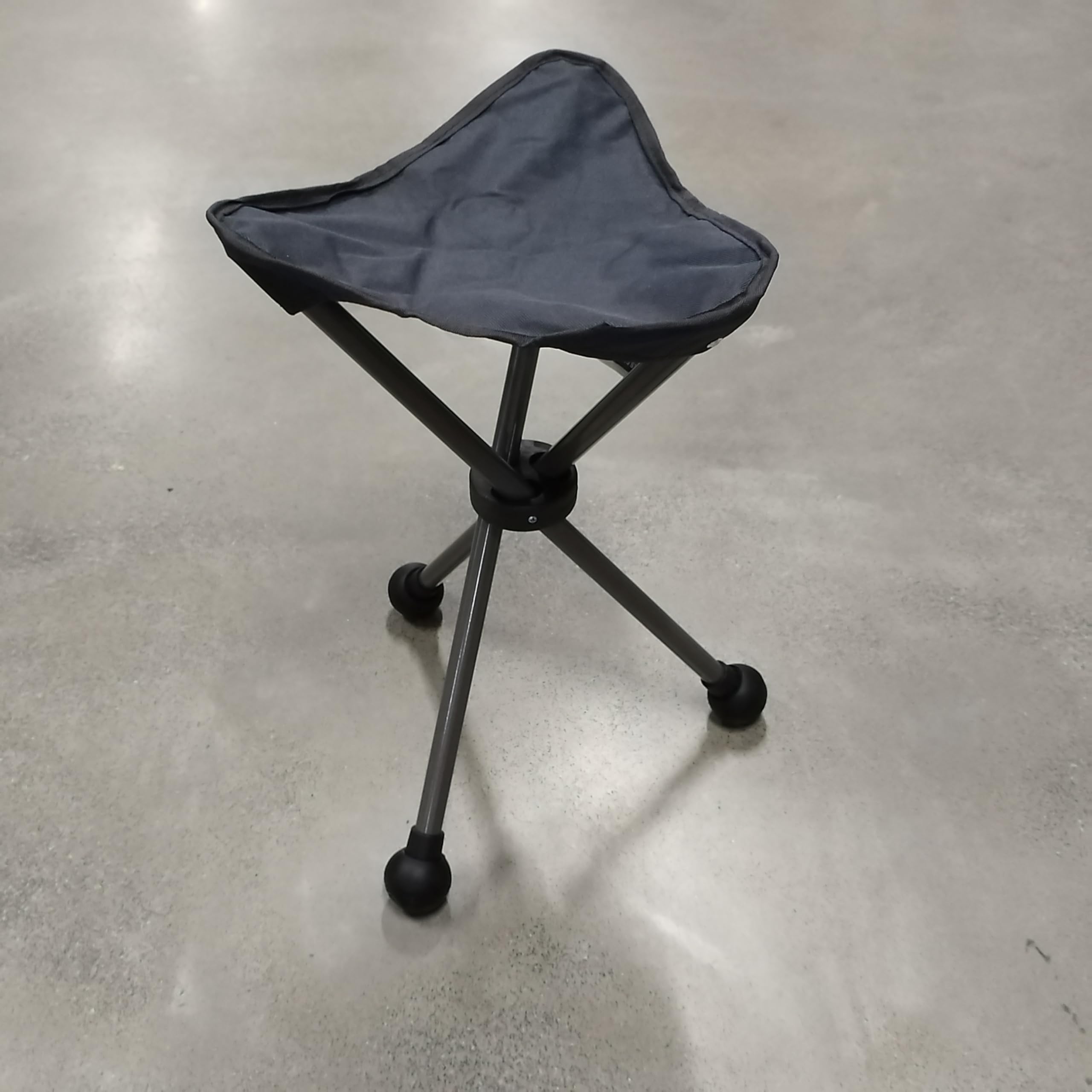 Lot de 19 protections de sol pour pieds de chaise en bois dur - Housses en caoutchouc pour protéger les sols en carrelage en bois, patins en feutre antidérapants et réduire le bruit